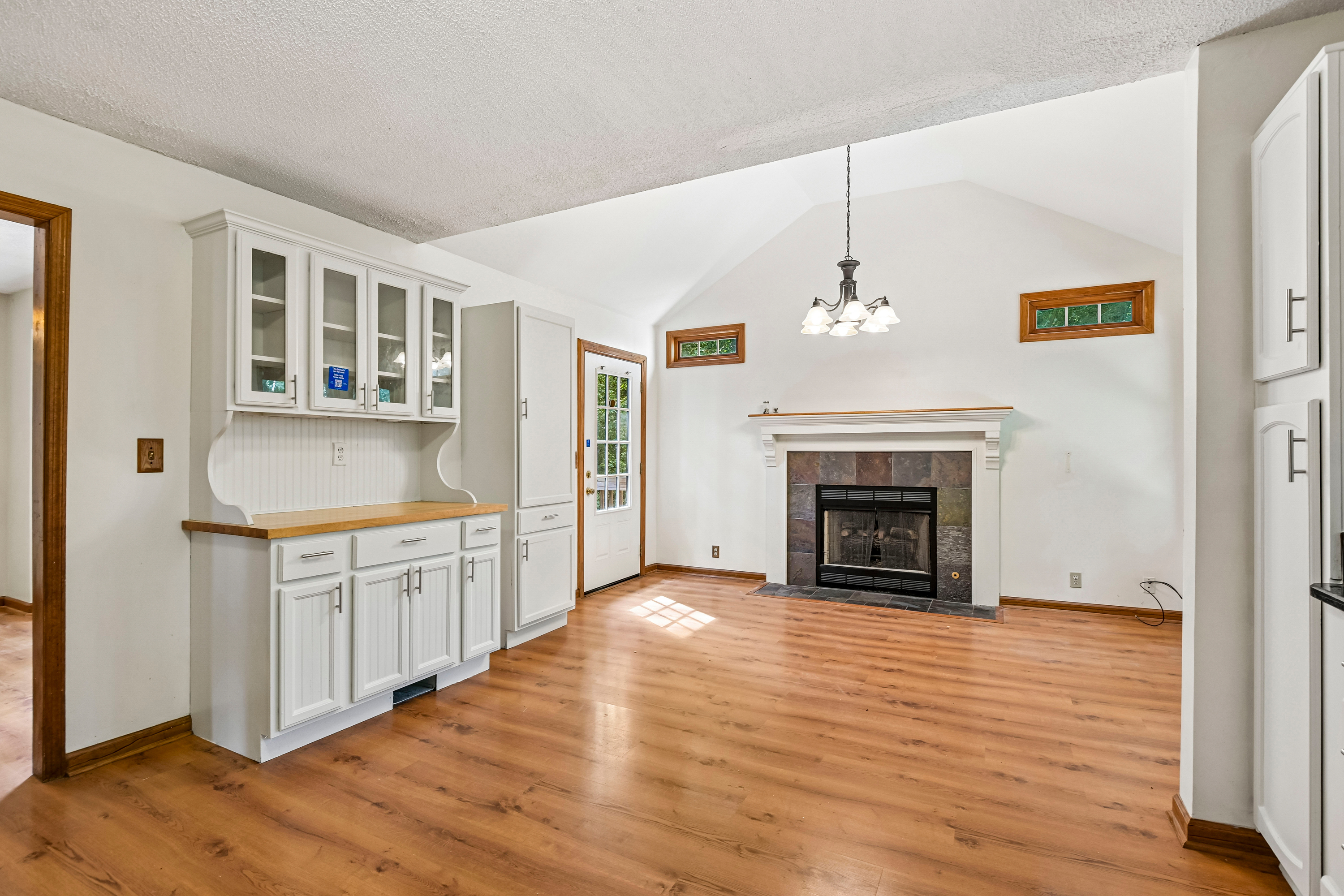 Photo 6 of 28 of 2623 Wellington Dr, Marietta, GA