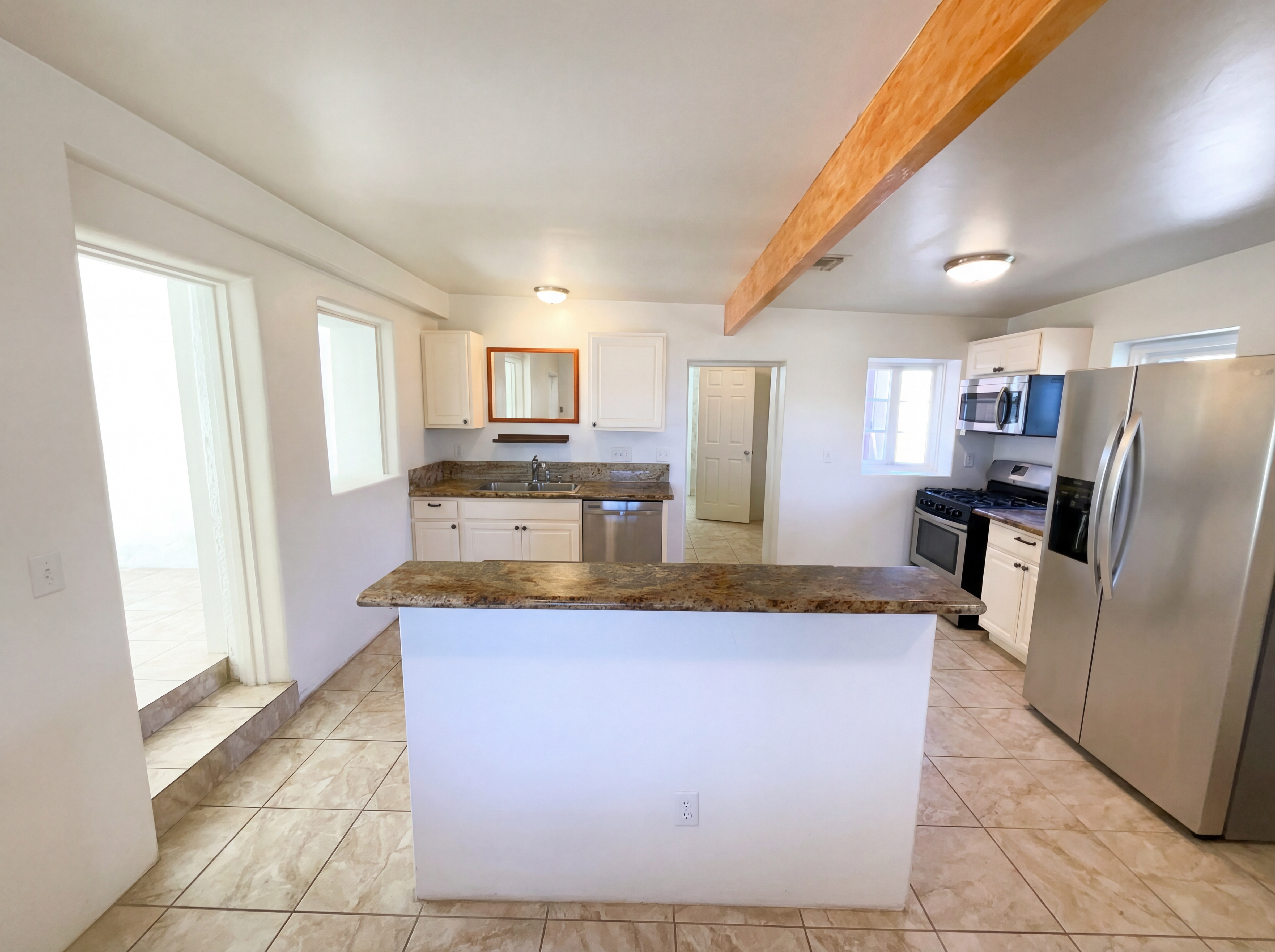 Photo 10 of 21 of 643 N Catalina Ave, Tucson, AZ