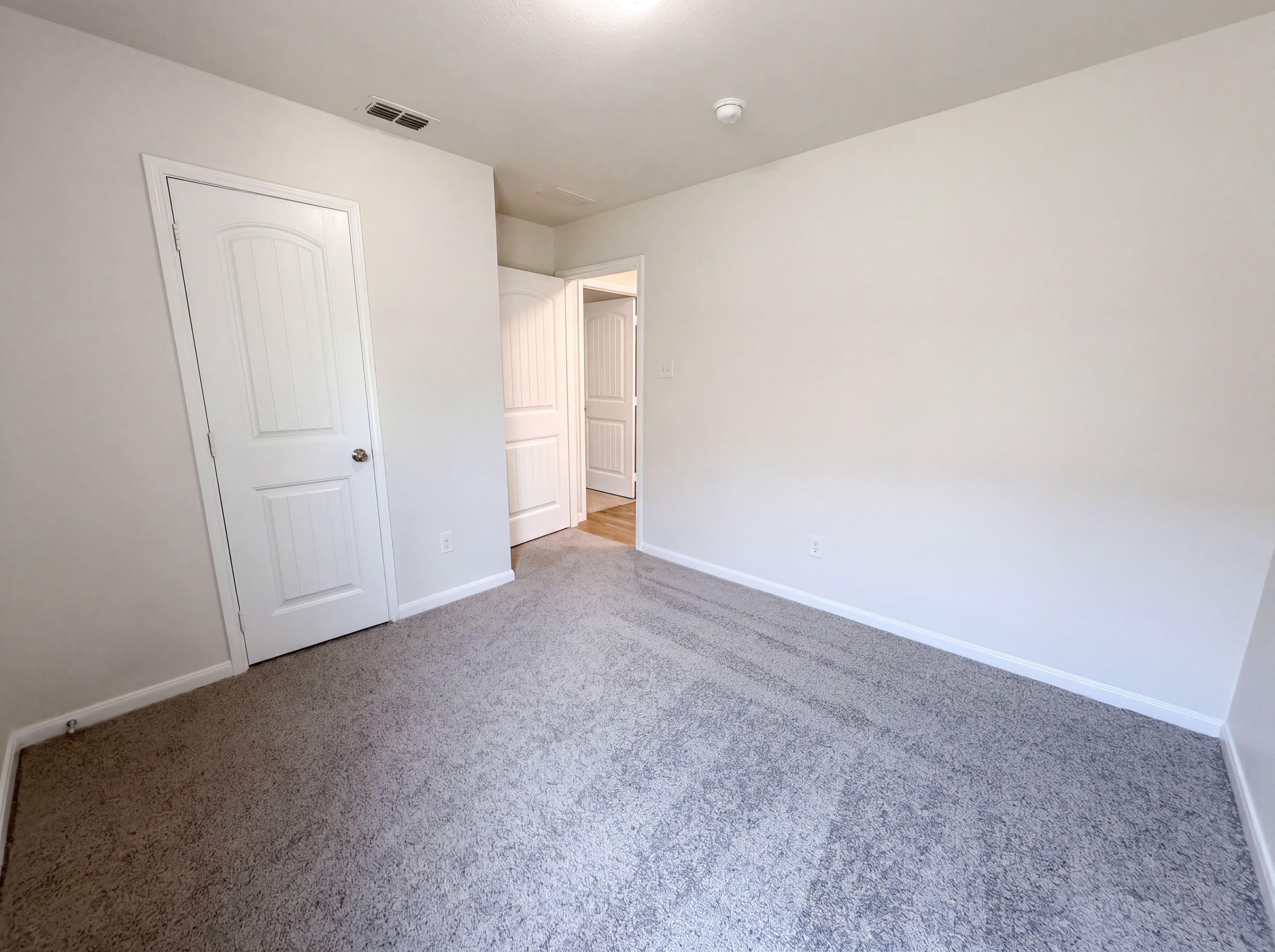 Photo 14 of 18 of 2824 Saint Bernard Dr, Dallas, TX