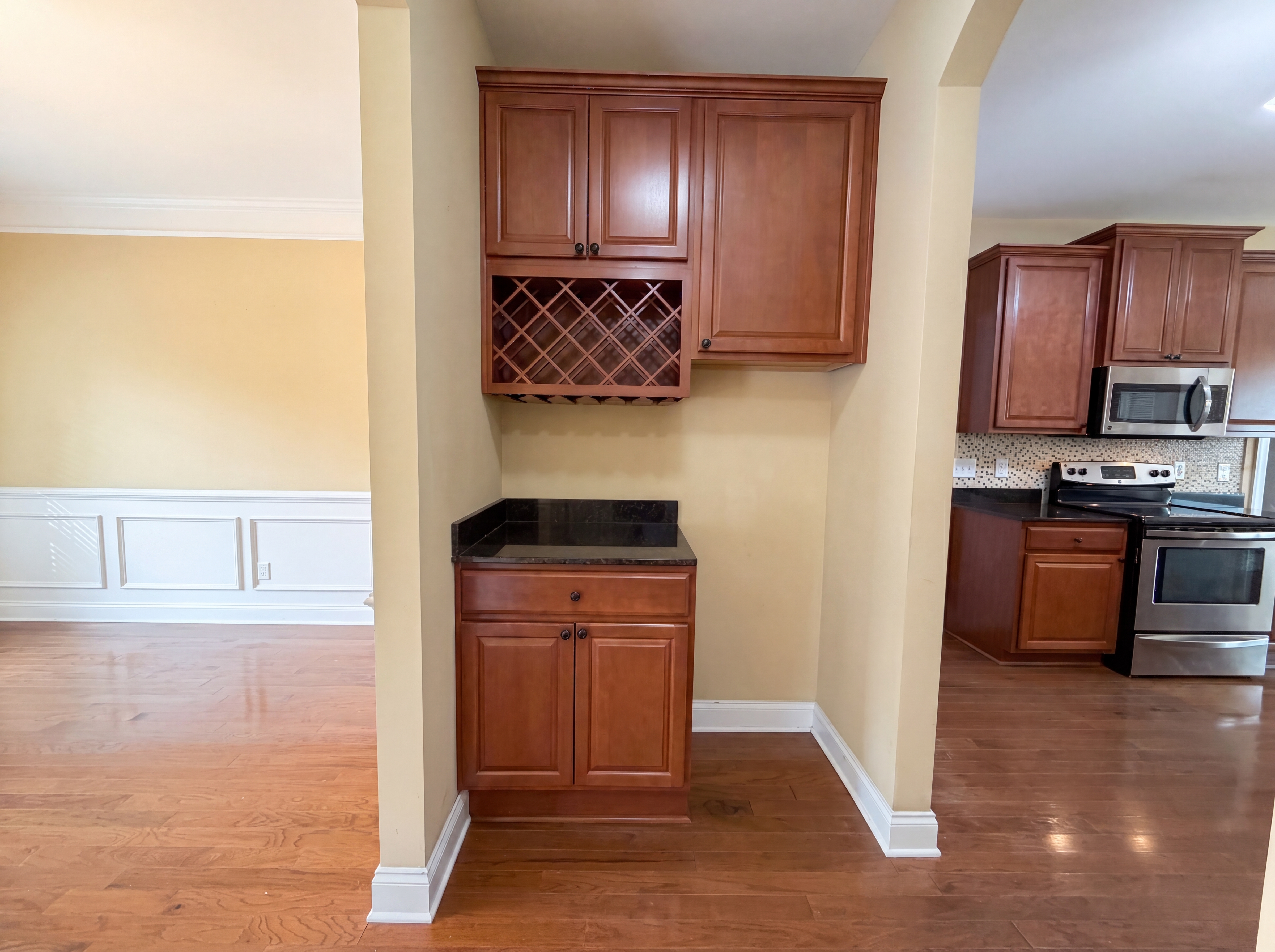 Photo 12 of 32 of 1151 Ashland Dr, Columbia, SC