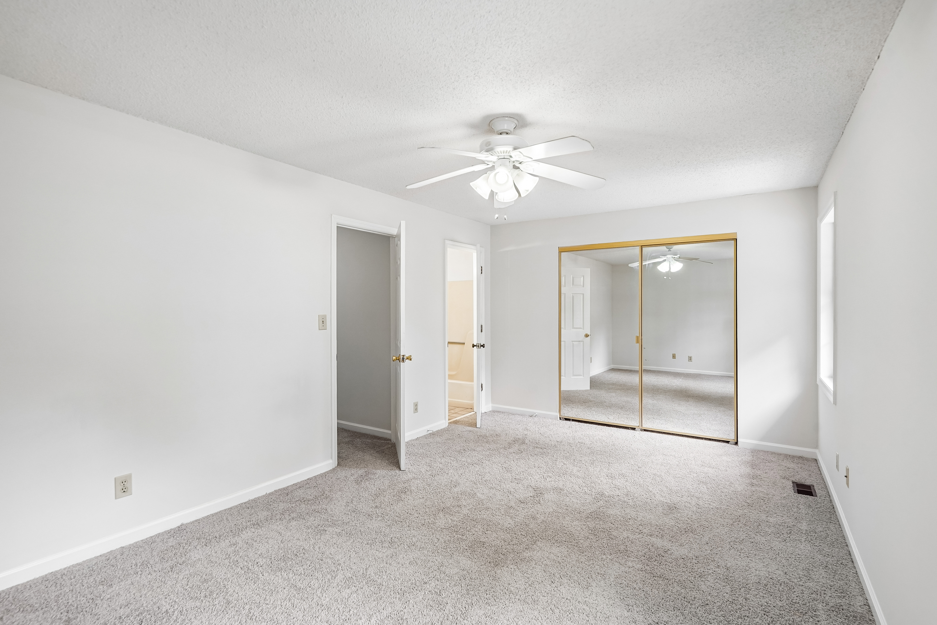 Photo 33 of 46 of 5997 Wintergreen Rd, Norcross, GA