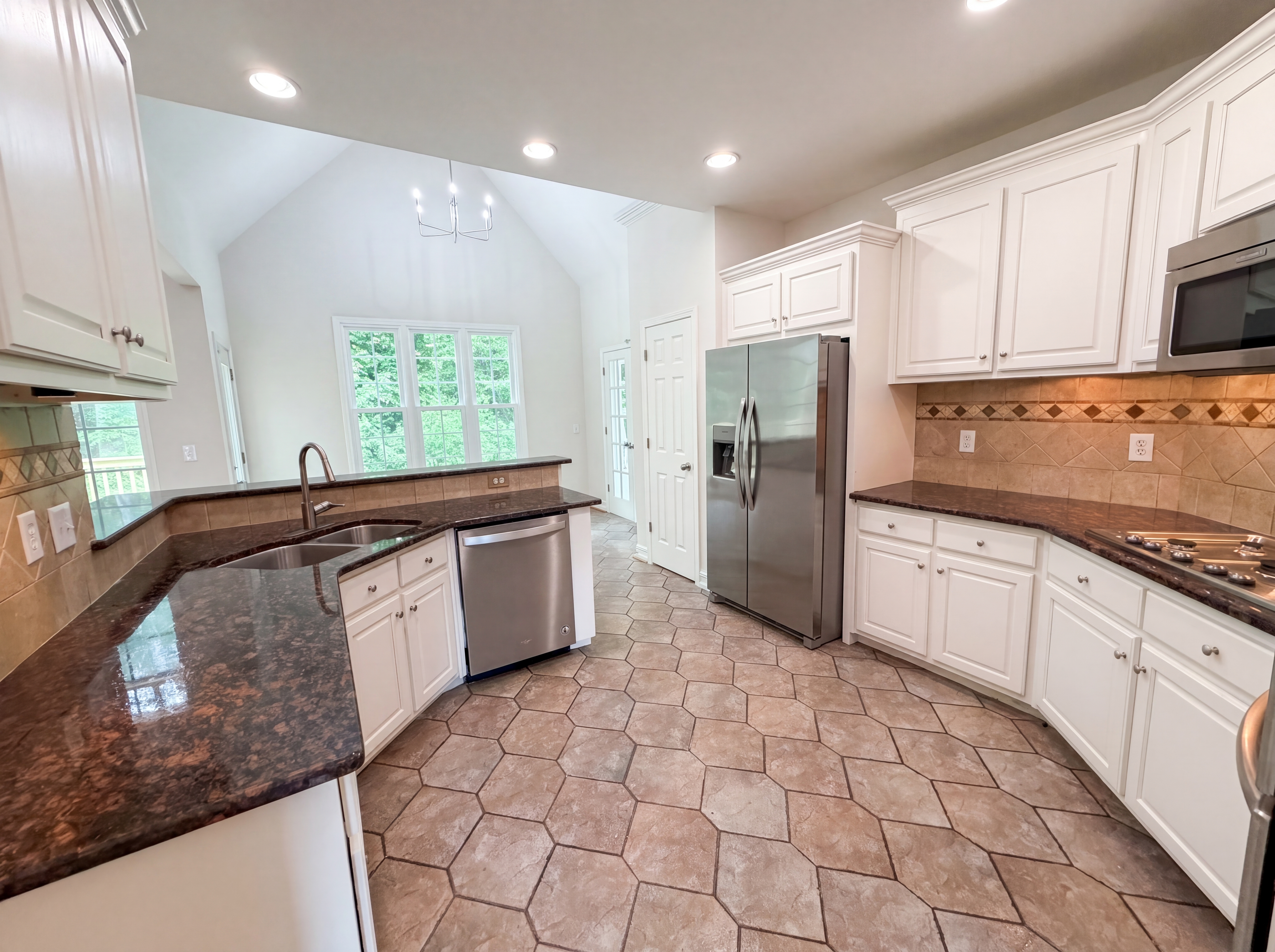Photo 2 of 82 of 724 Beacon Cv, Lawrenceville, GA