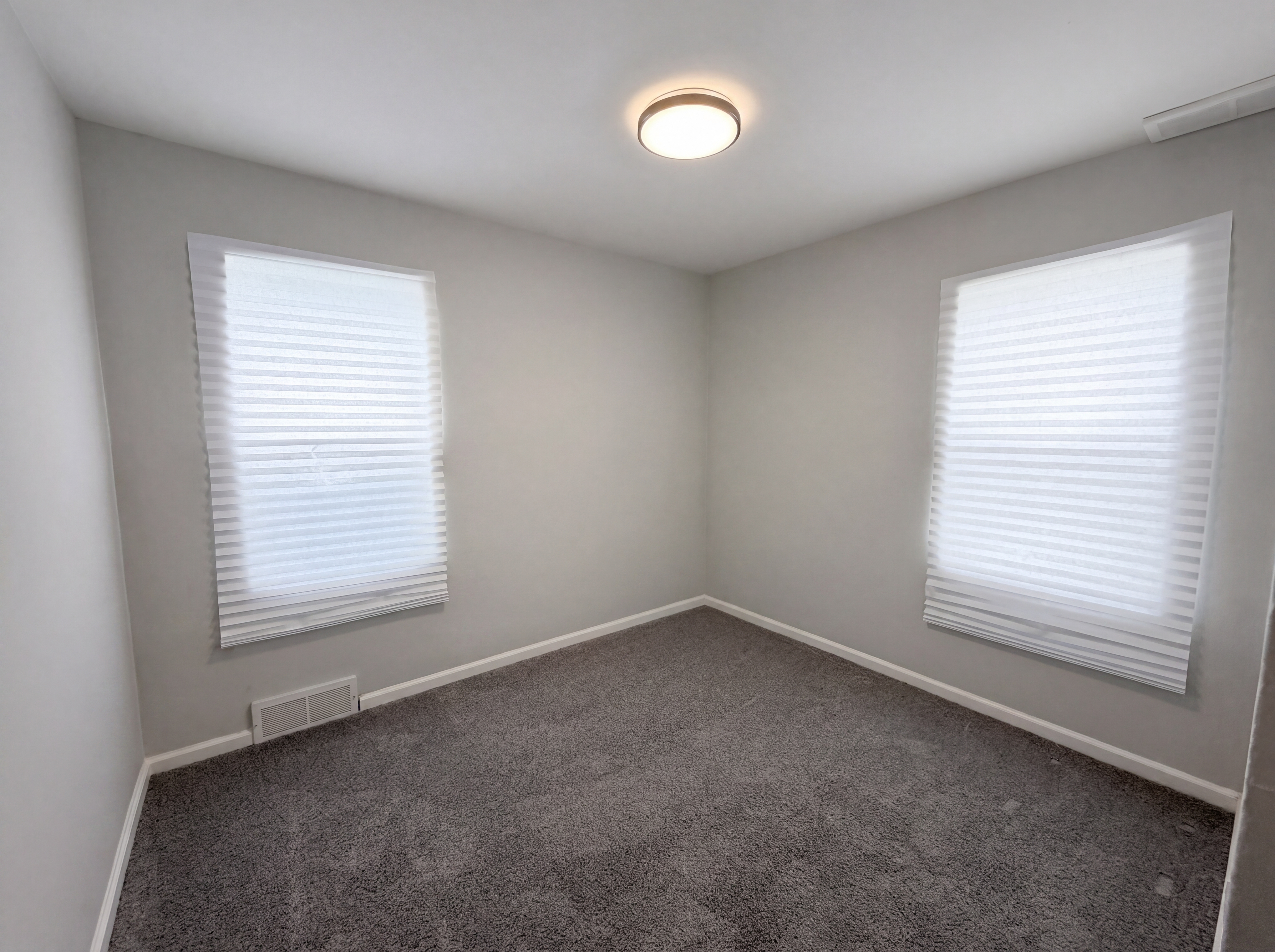 Photo 4 of 19 of 26311 Hopkins St, Inkster, MI