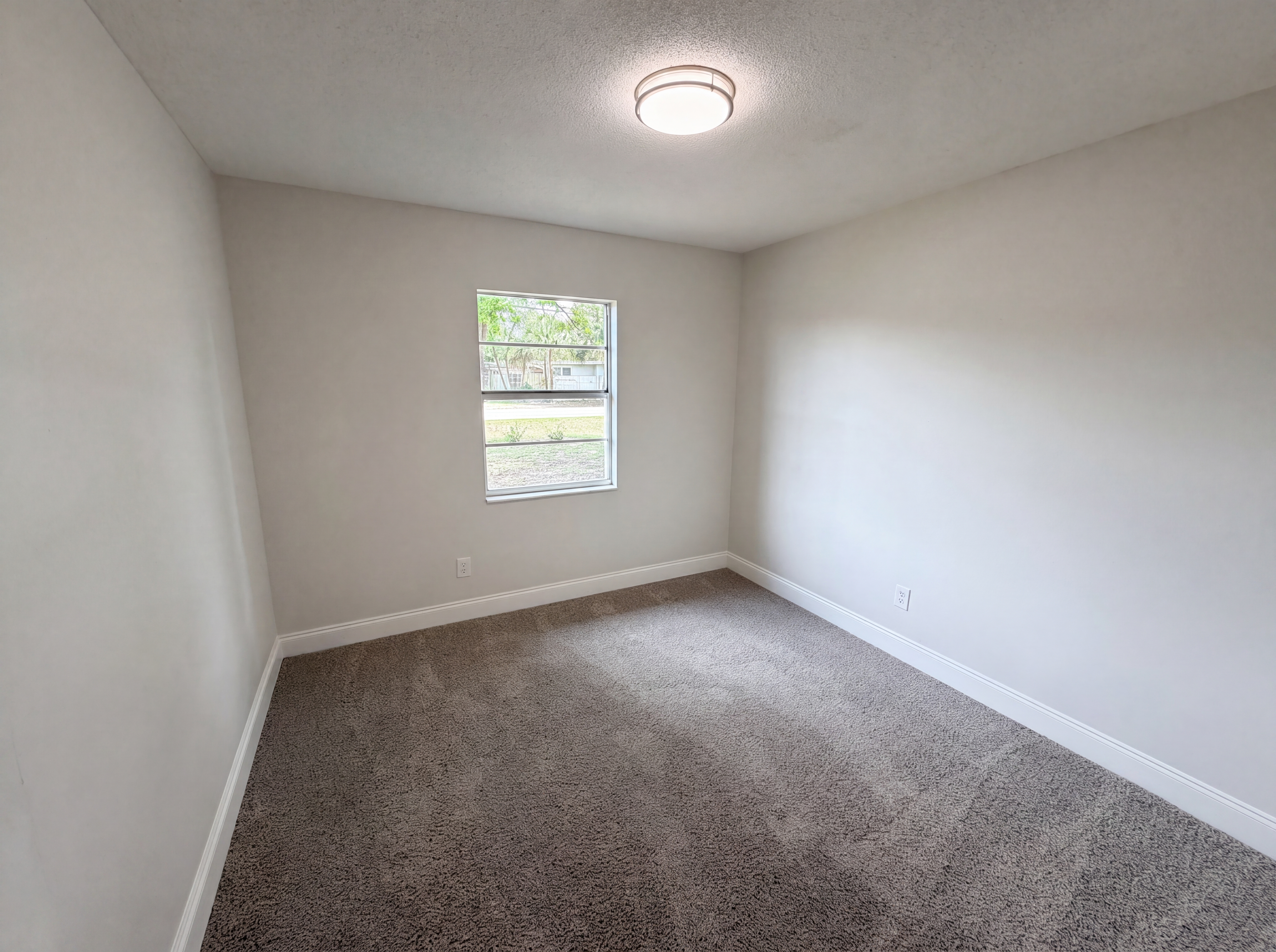 Photo 13 of 26 of 11607 English St, Orlando, FL
