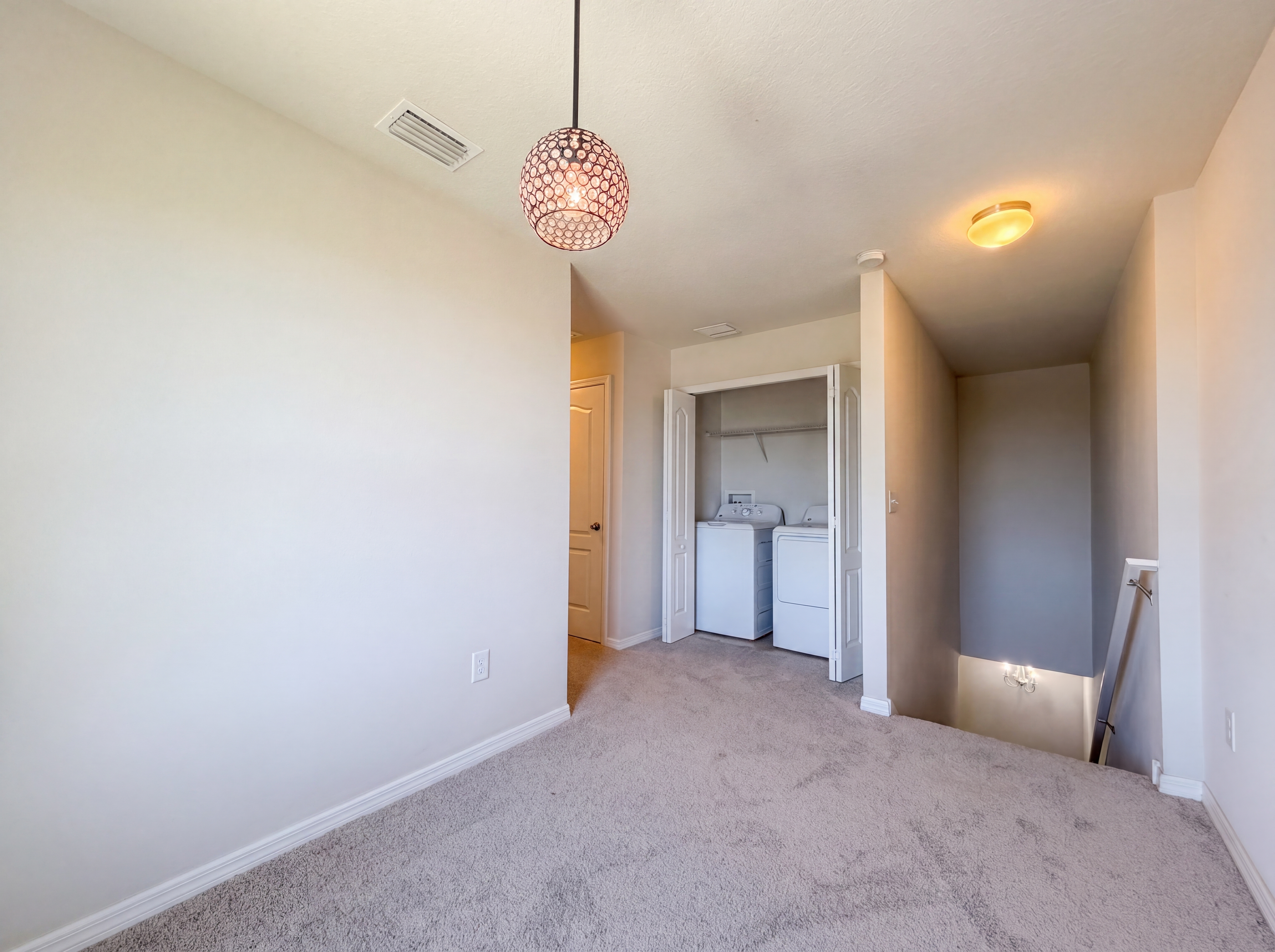 Photo 12 of 32 of 14405 Scottburgh Glen Dr, Wimauma, FL