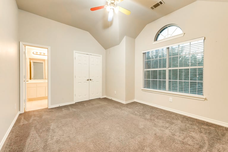 Photo 18 of 27 - 710 Ascot Park Dr, Mansfield, TX 76063