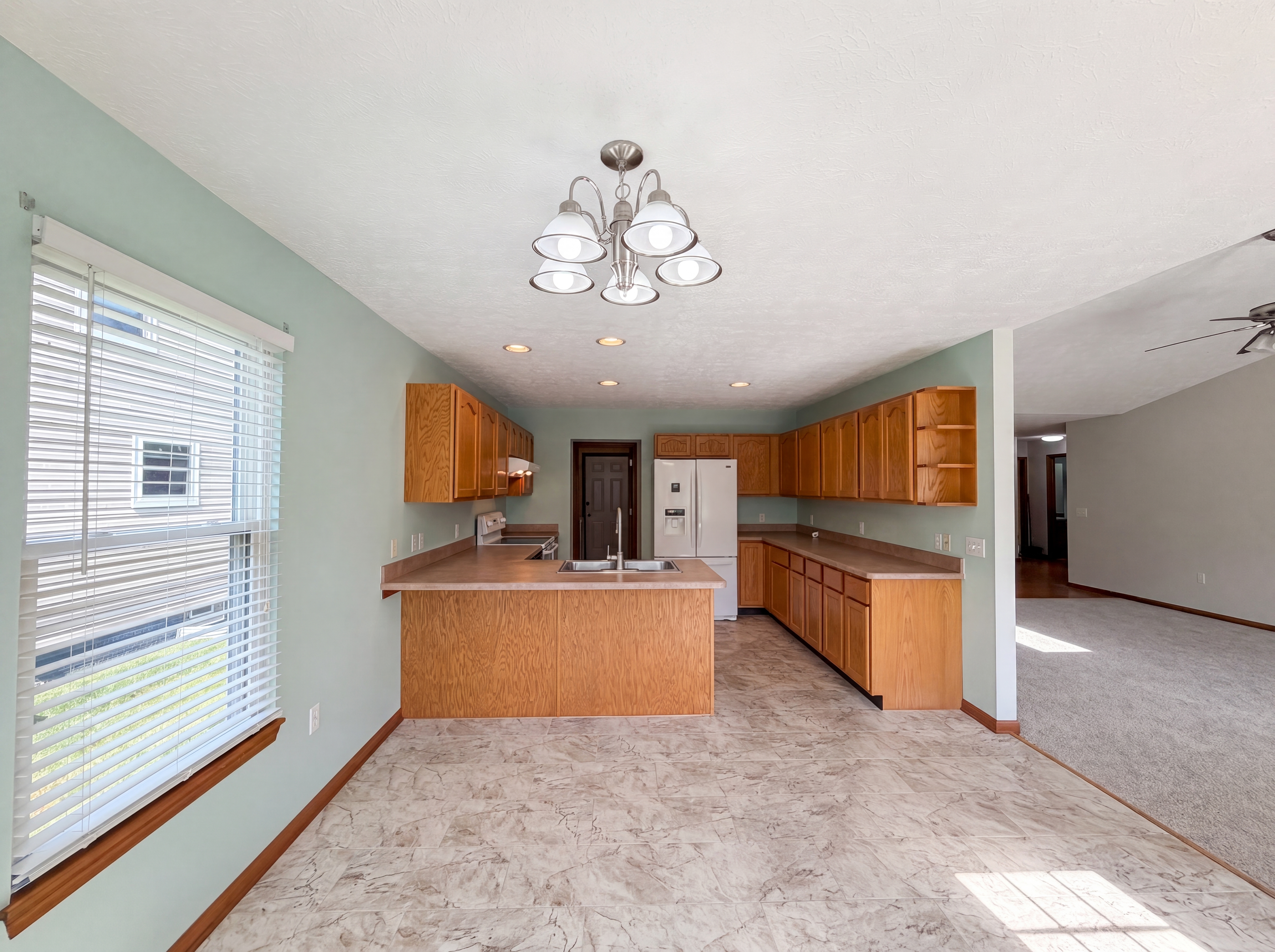 Photo 7 of 24 of 6016 W Breezeway Dr, North Ridgeville, OH