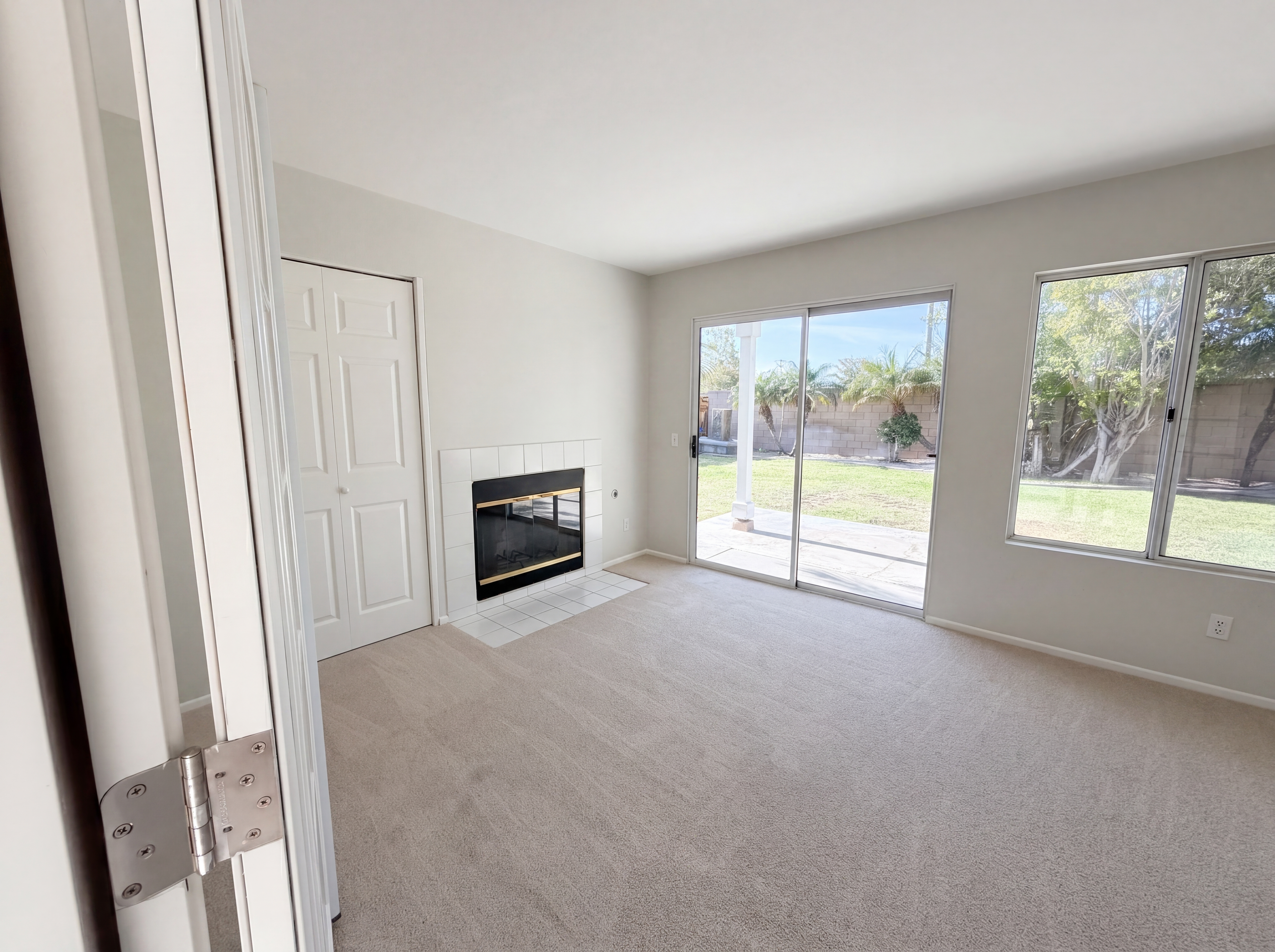 Photo 3 of 23 of 2565 W Fairview Dr, Rialto, CA