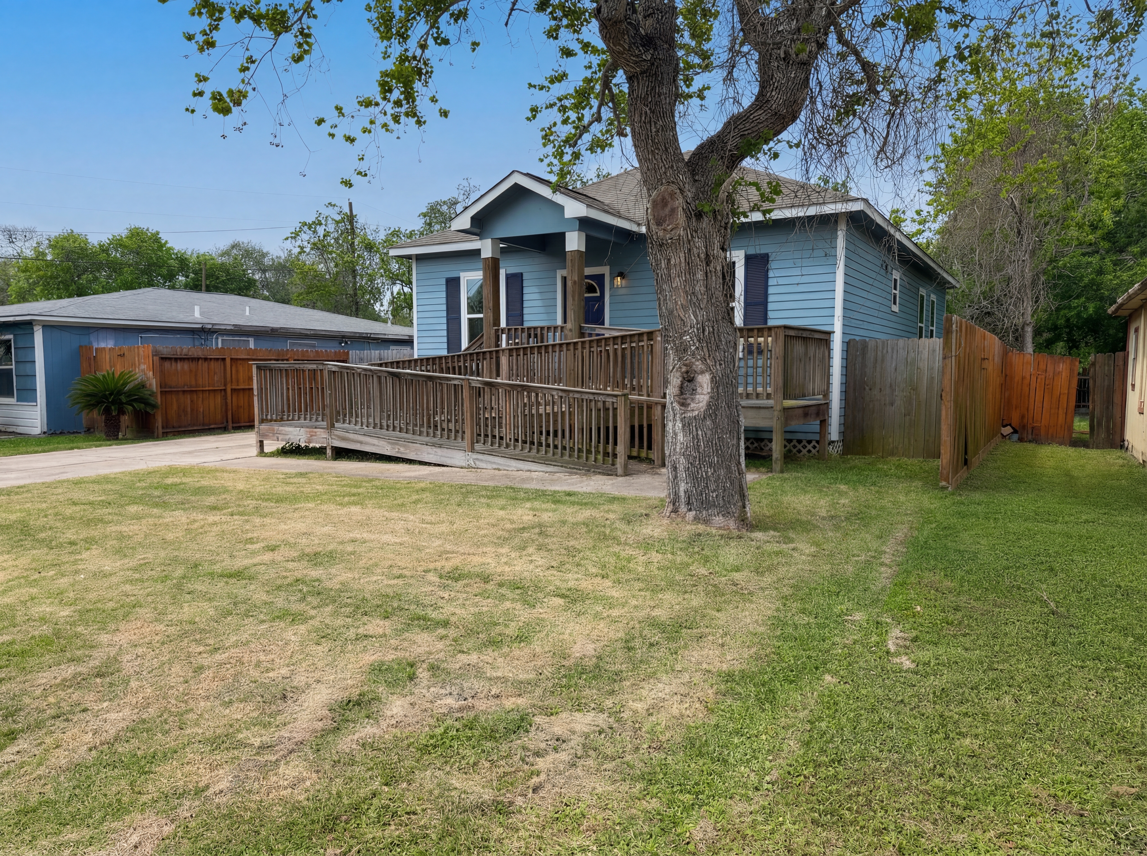 Photo 6 of 17 of 4414 Edward St, Texas City, TX