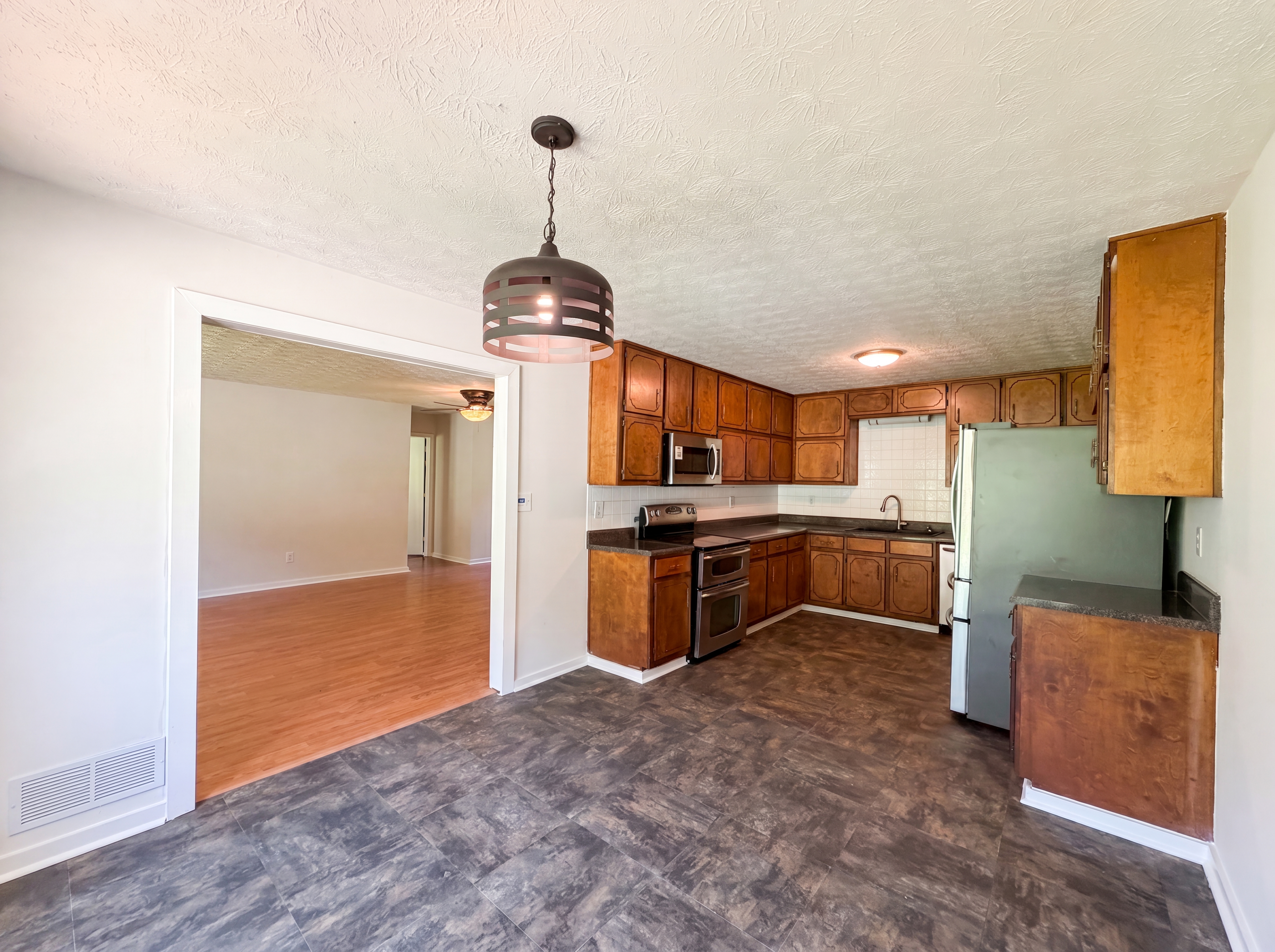 Photo 7 of 27 of 104 Belair Ln, Stockbridge, GA