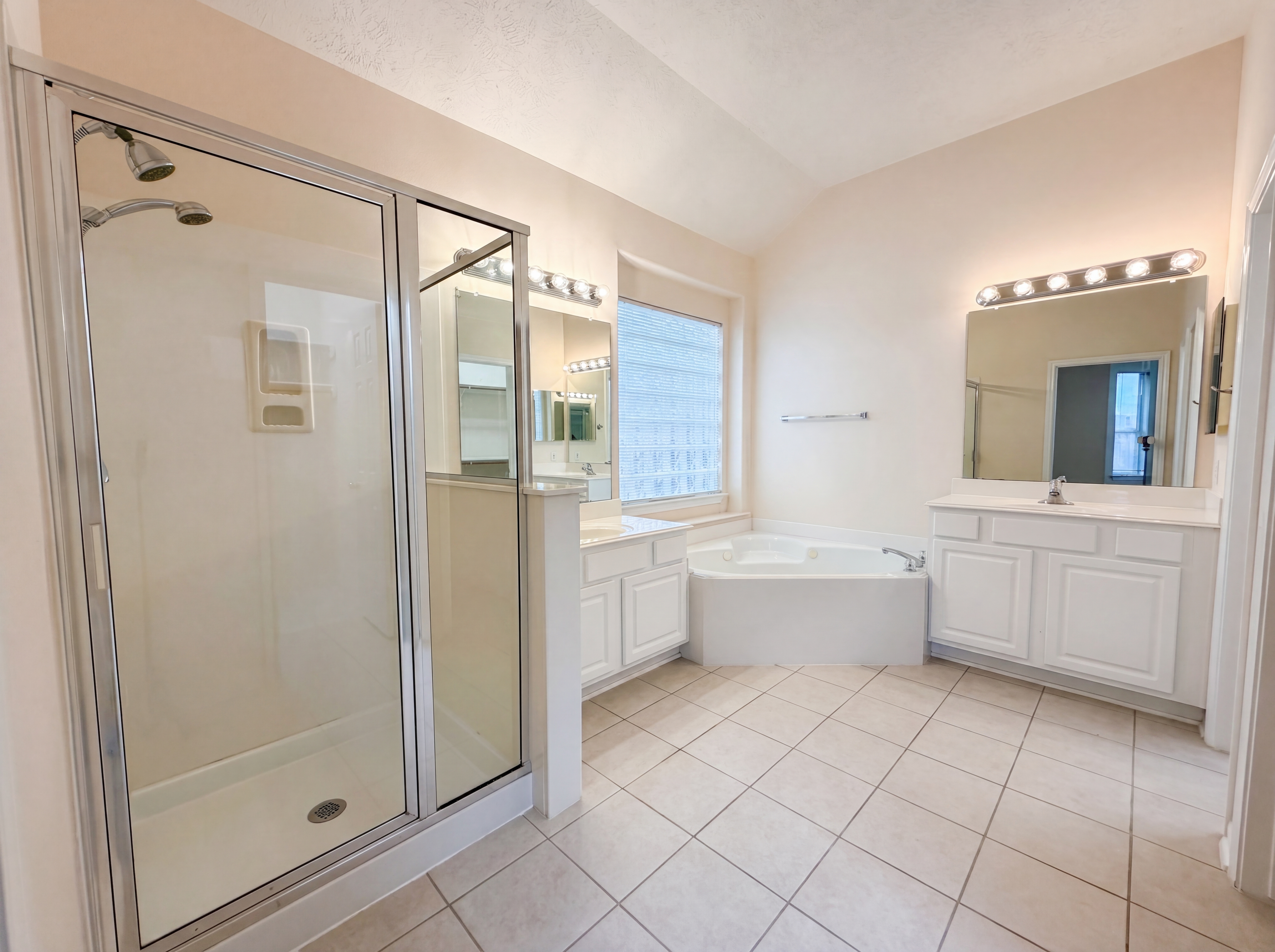 Photo 17 of 21 of 19110 Piney Way Dr, Tomball, TX