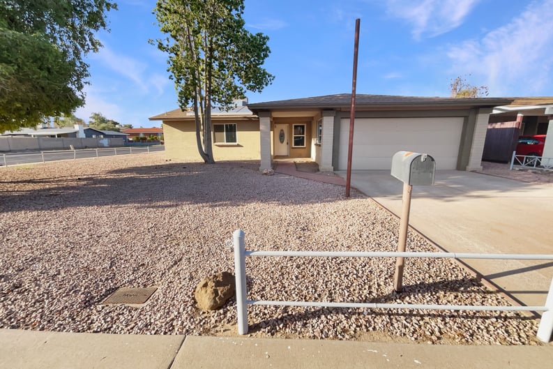 Property photo 1 of 1105 W Anderson Dr