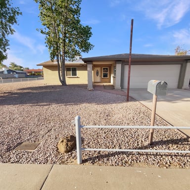 Property photo 1 of 1105 W Anderson Dr