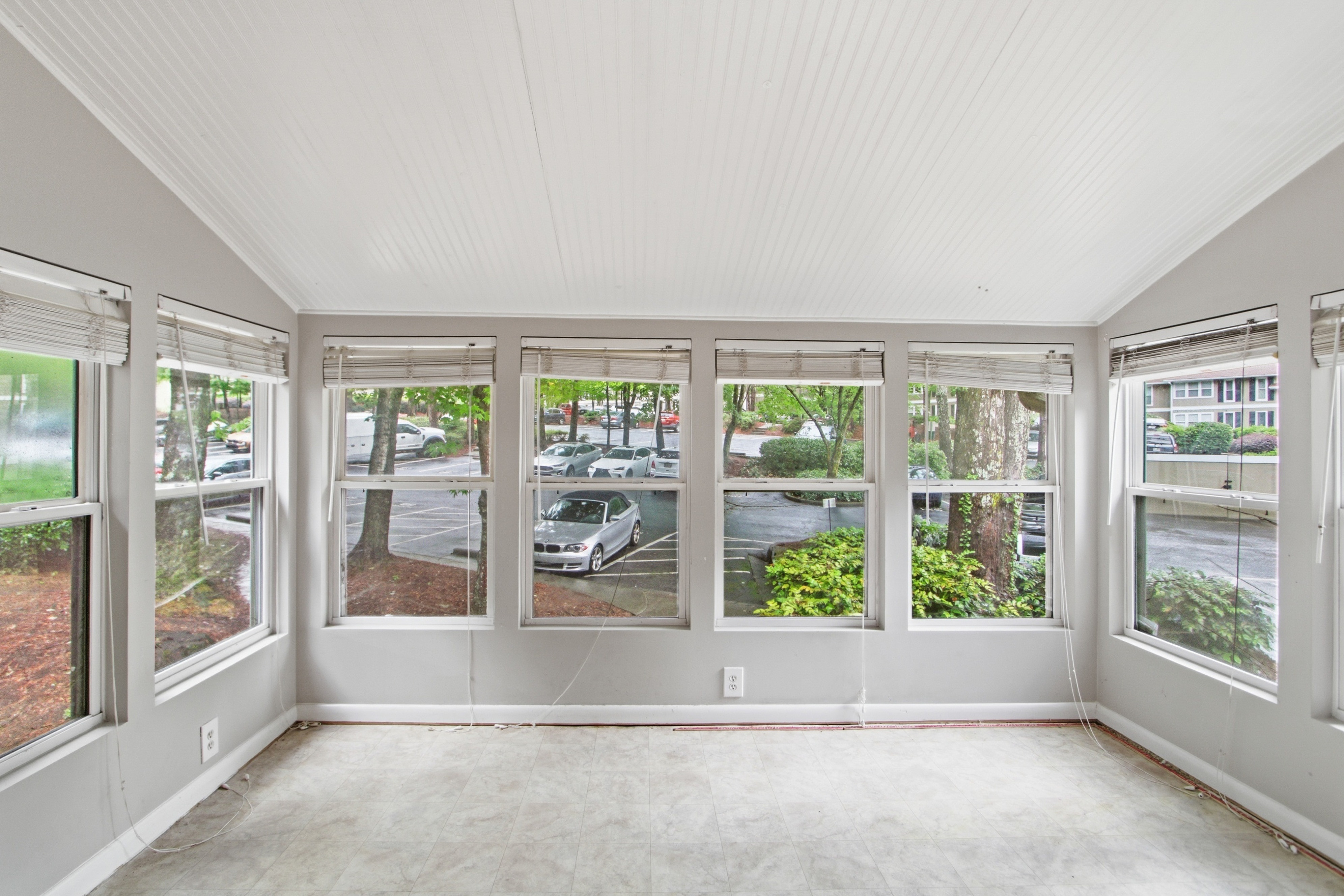 Photo 9 of 19 of 5145 Roswell Rd, Atlanta, GA