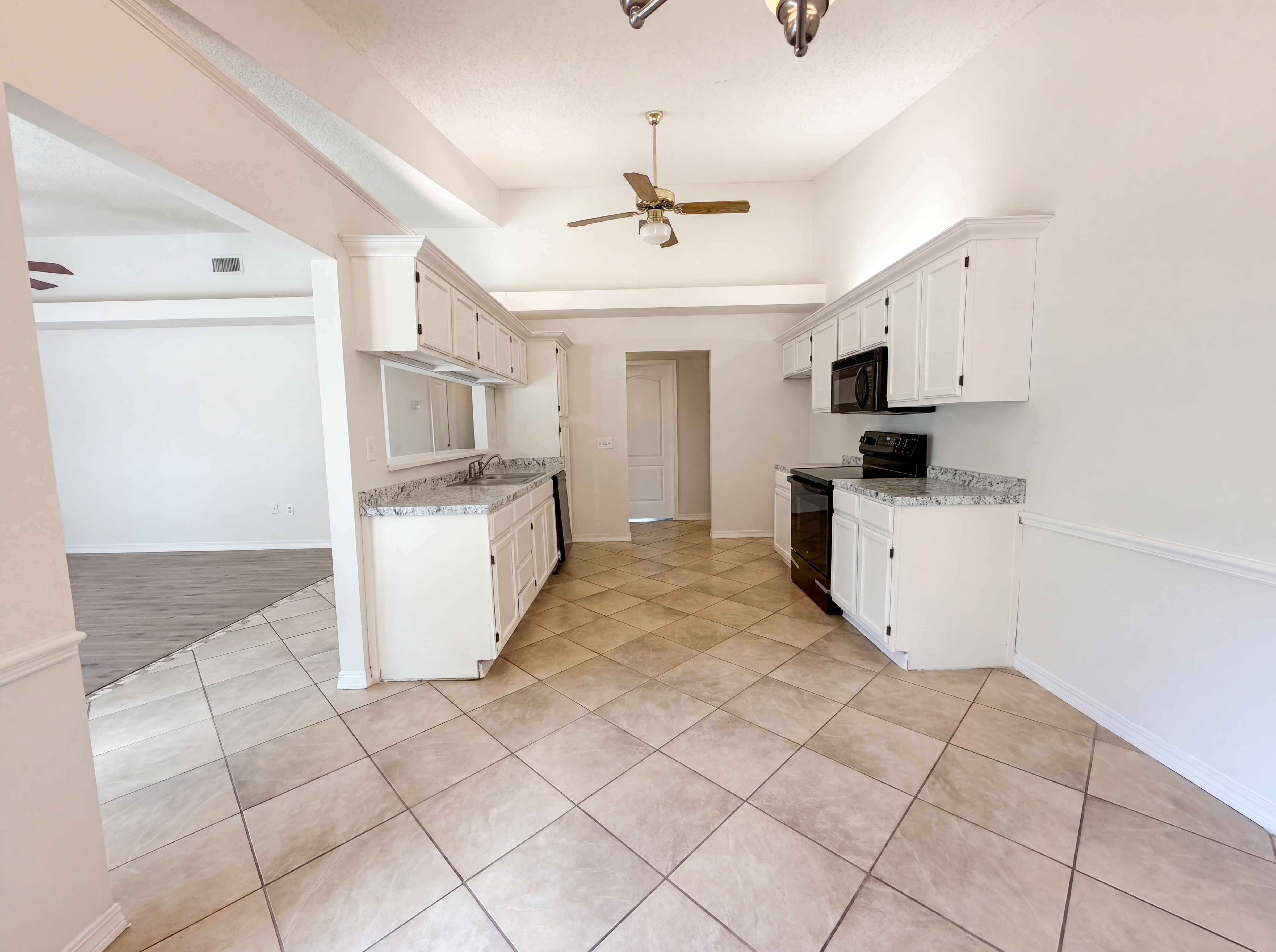 Photo 10 of 20 of 3160 Bridgeview Dr, Jacksonville, FL