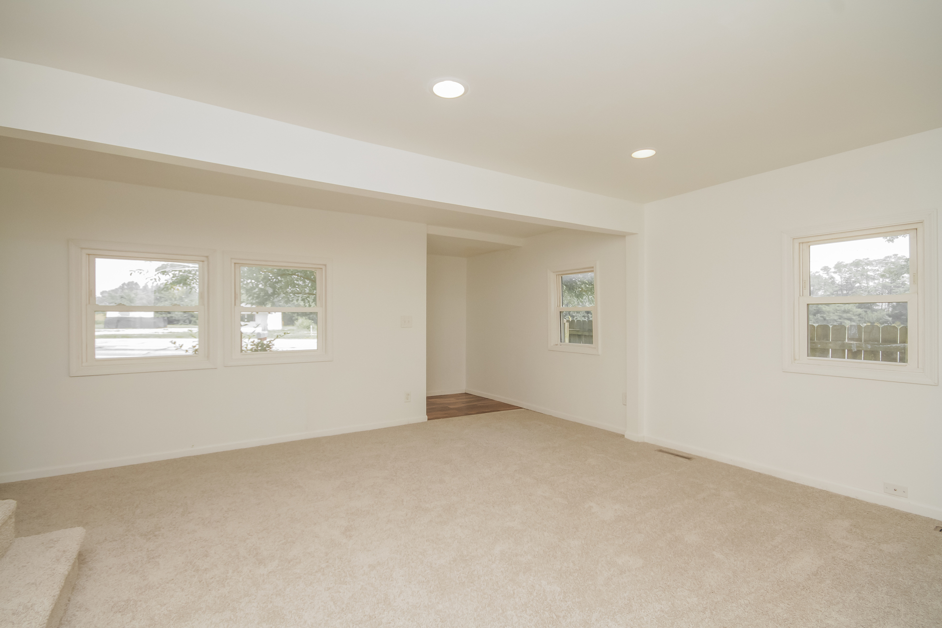 Photo 8 of 22 of 1107 E Joliet St, Crown Point, IN