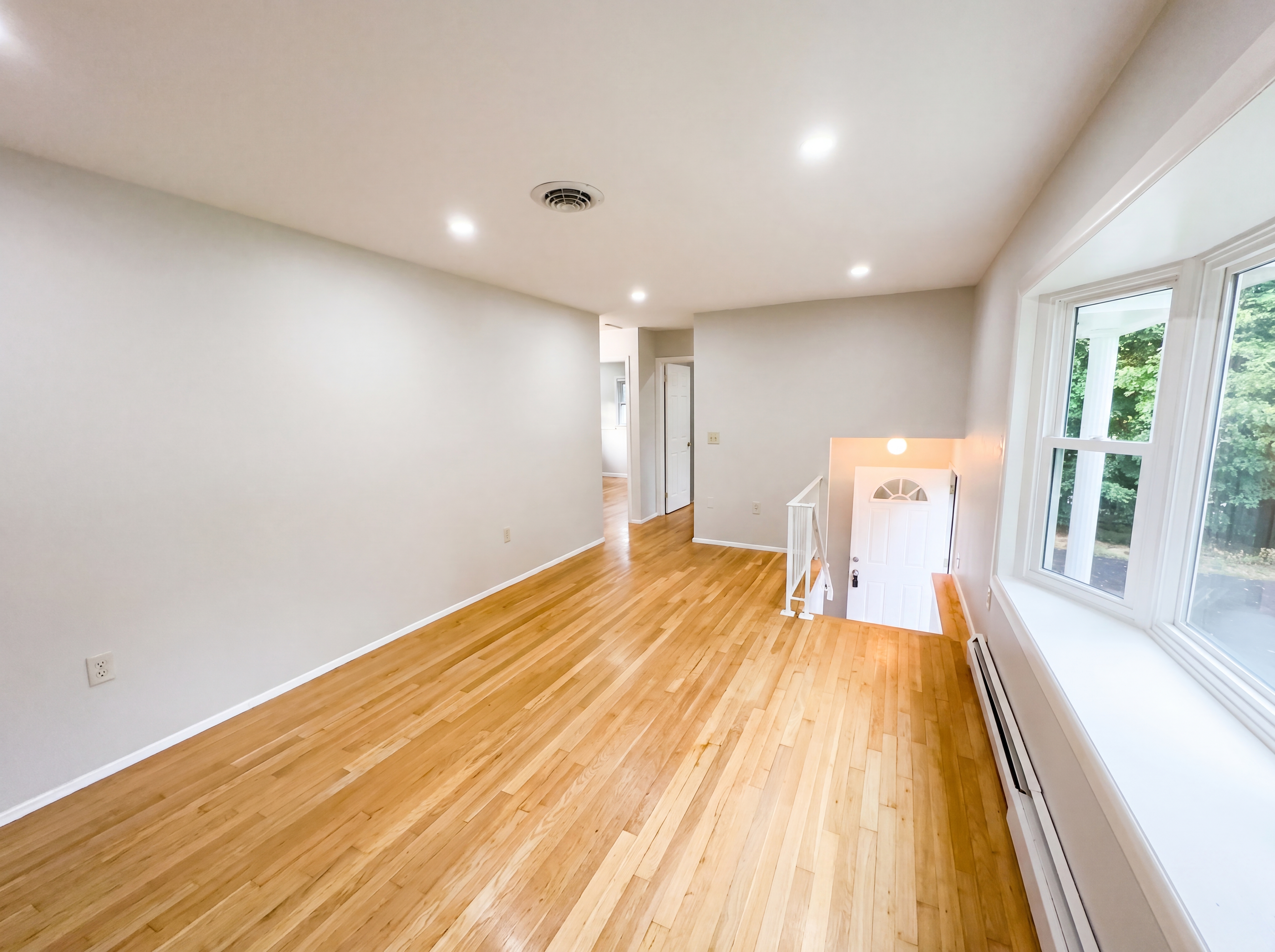 Photo 3 of 20 of 3802 Forestdale Ave, Woodbridge, VA