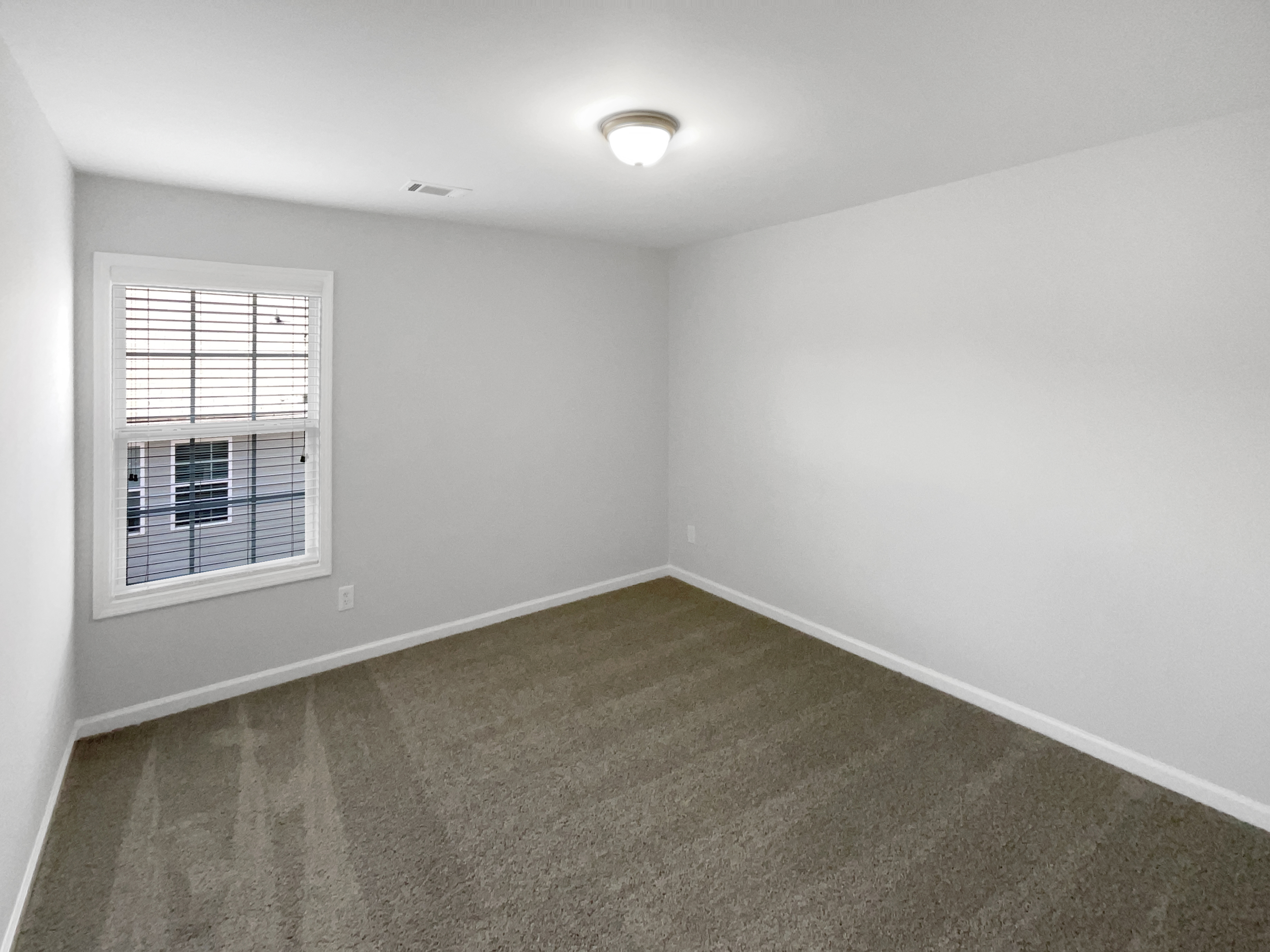 Photo 20 of 52 of 1622 Halliard Dr, Lawrenceville, GA