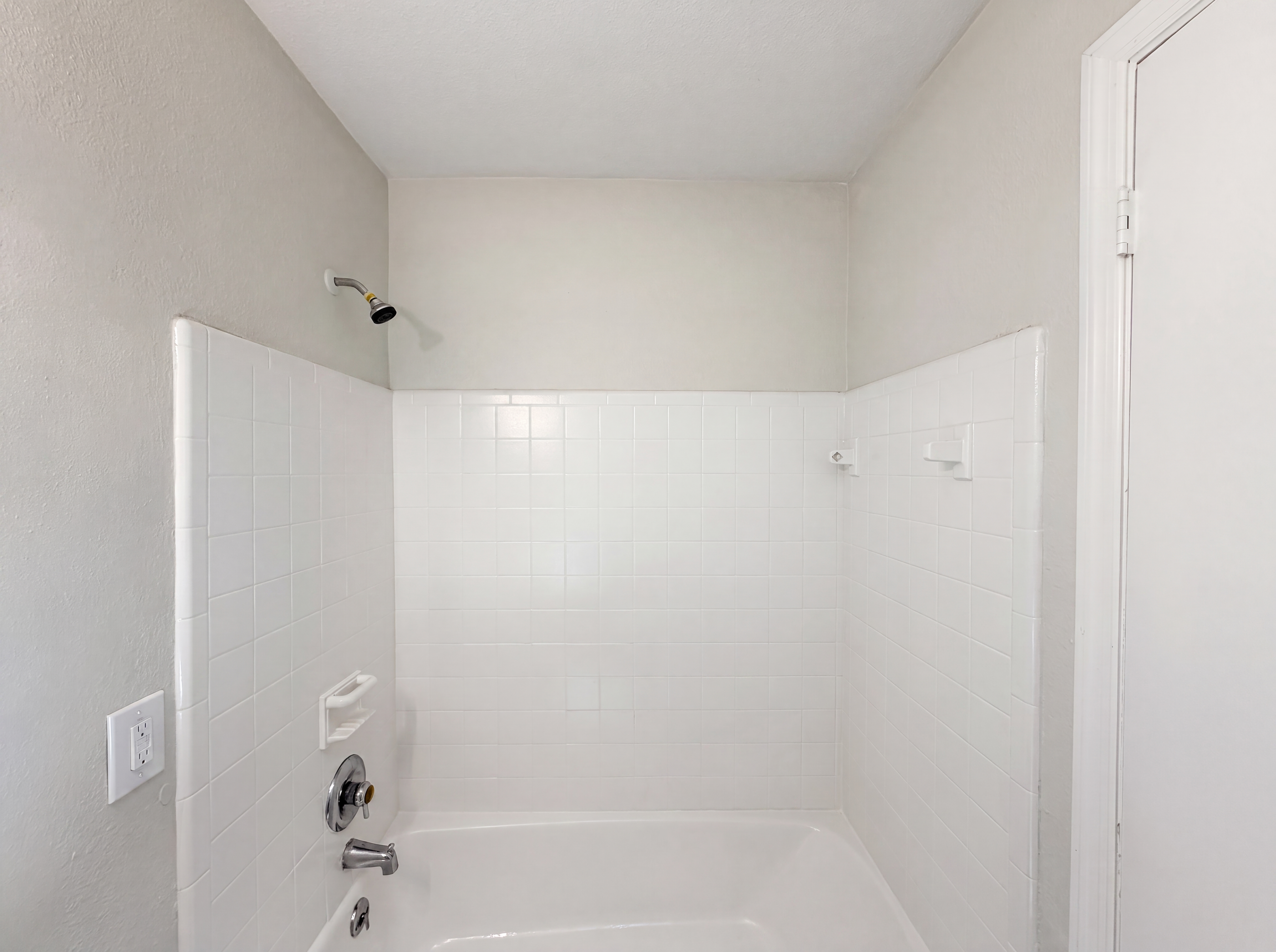 Photo 17 of 26 of 333 E Chelsea St, Deland, FL