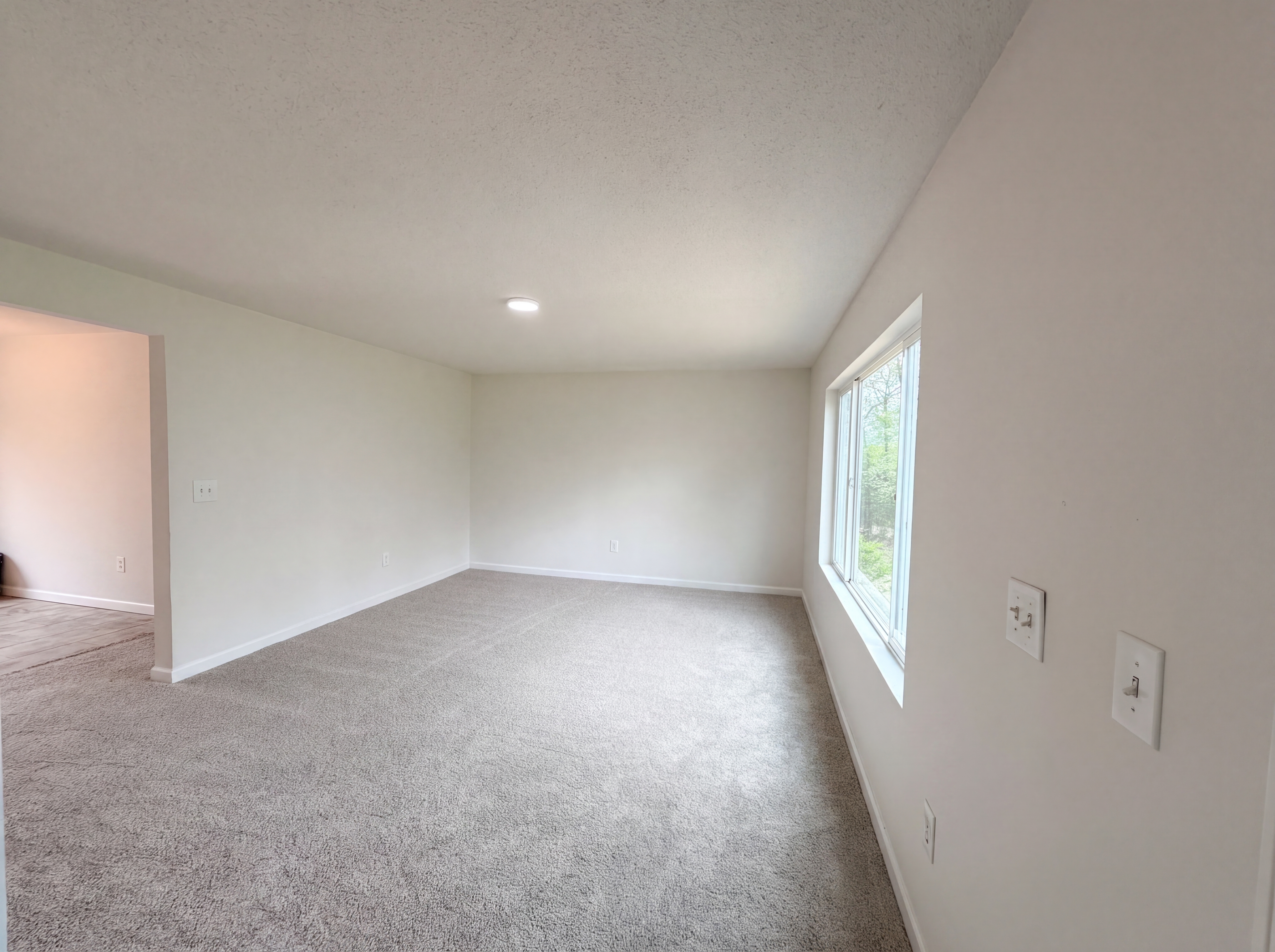 Photo 3 of 19 of 14326 Spring Dr, De Soto, MO