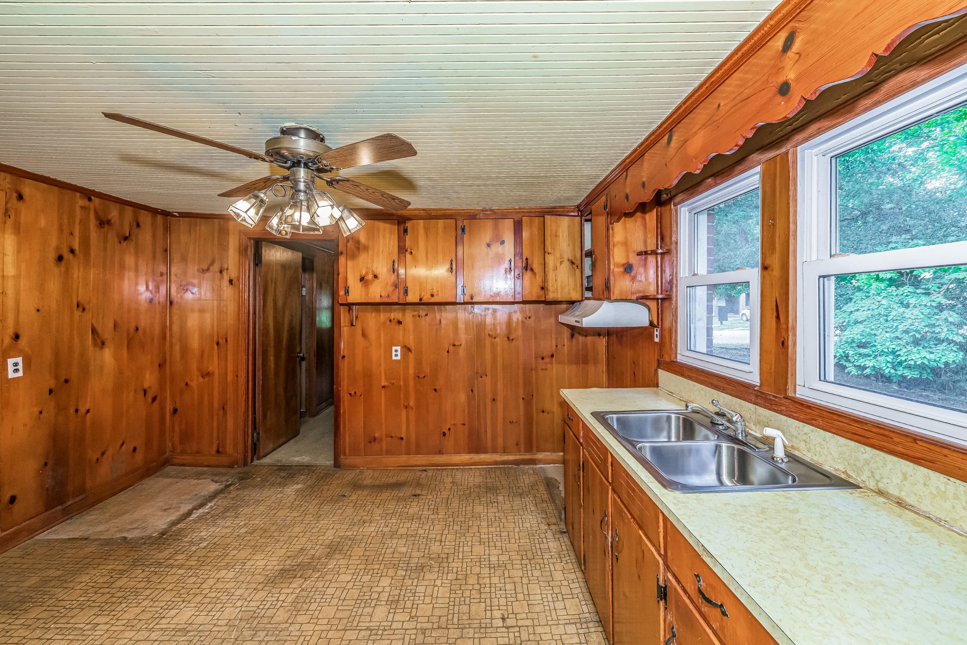 Photo 10 of 22 of 408 Walker St, Roxboro, NC