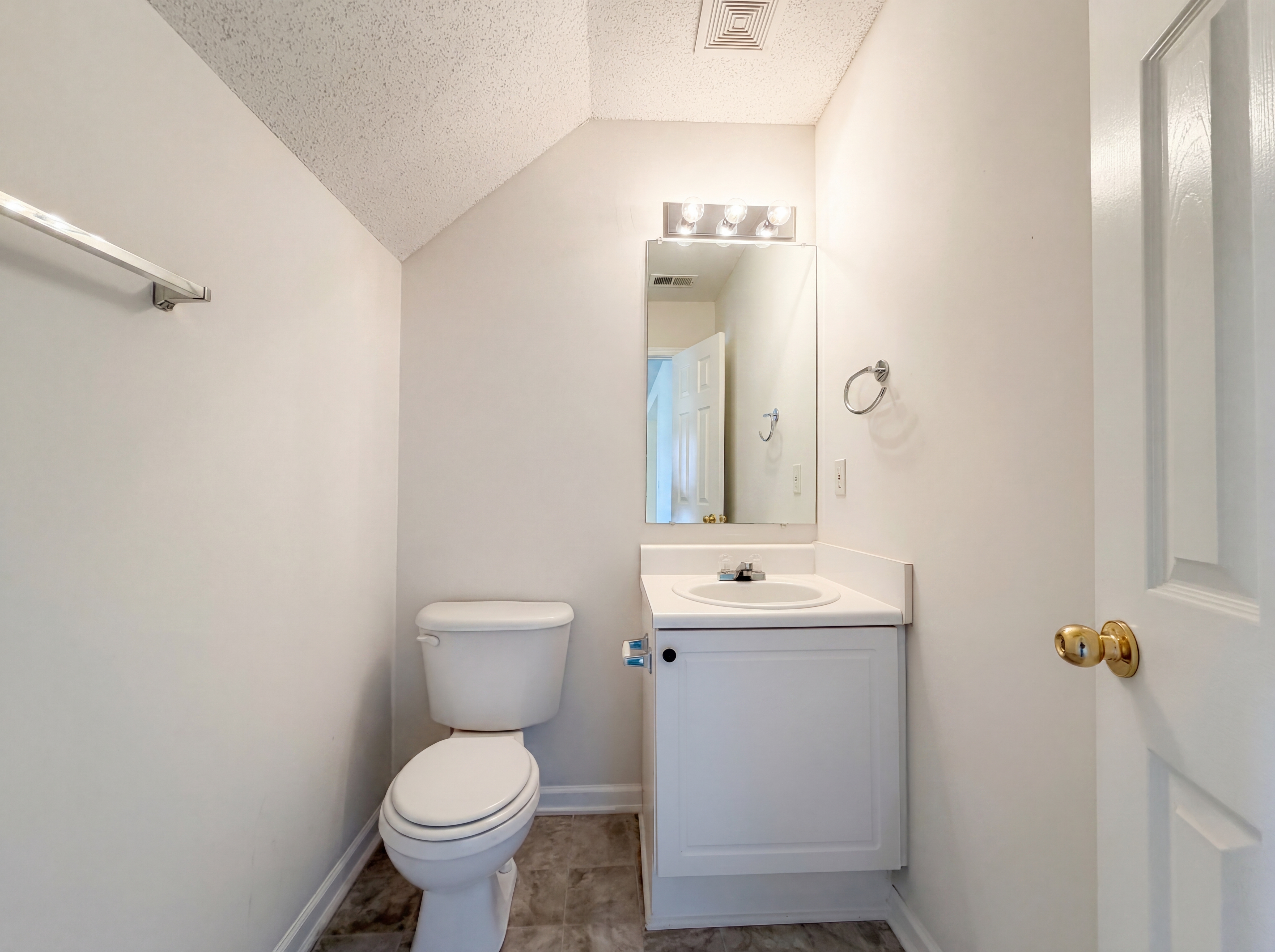 Photo 15 of 25 of 172 Watercress Ct, Stockbridge, GA