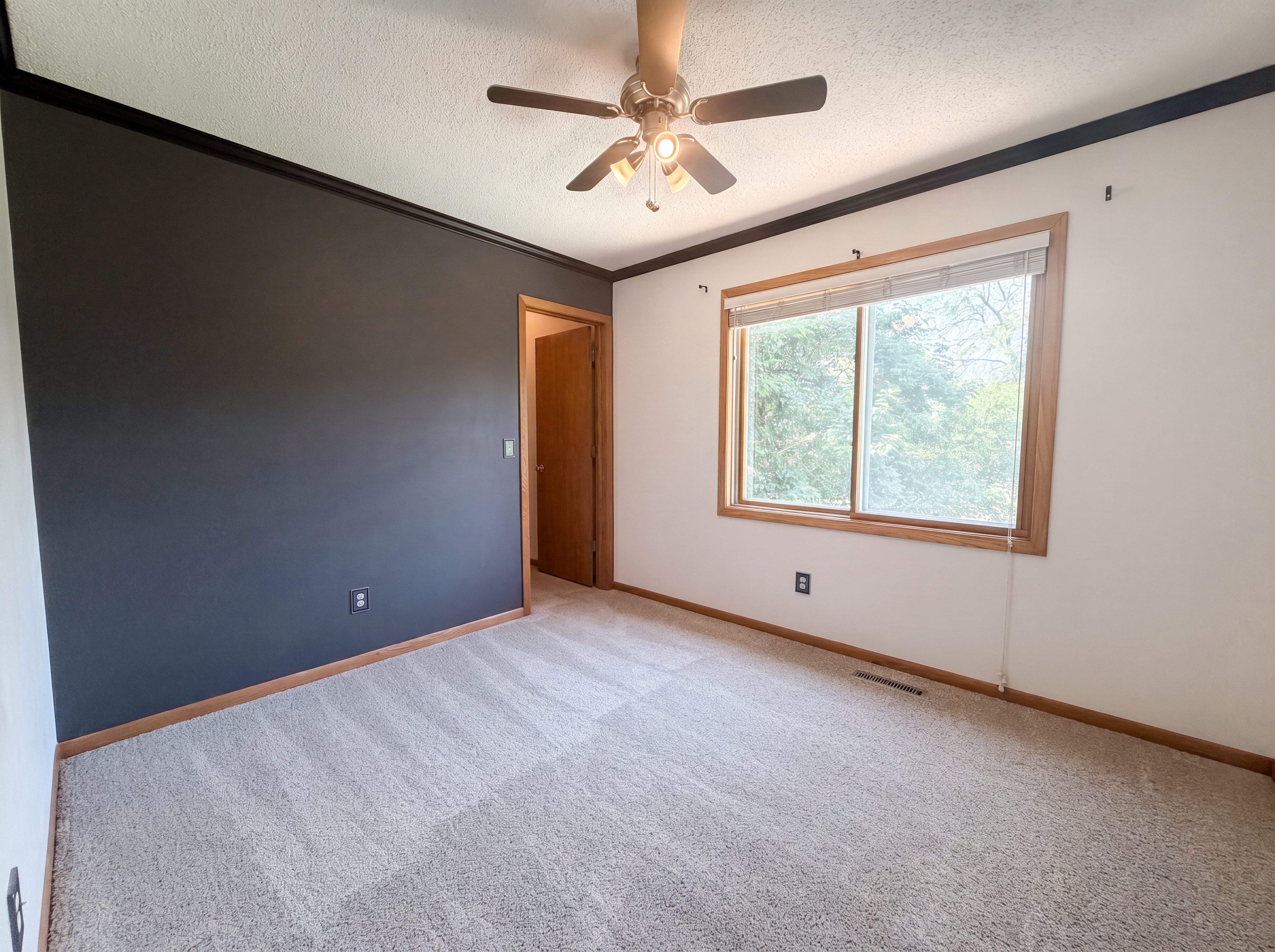 Photo 12 of 26 of 9394 71st Bay S, Cottage Grove, MN