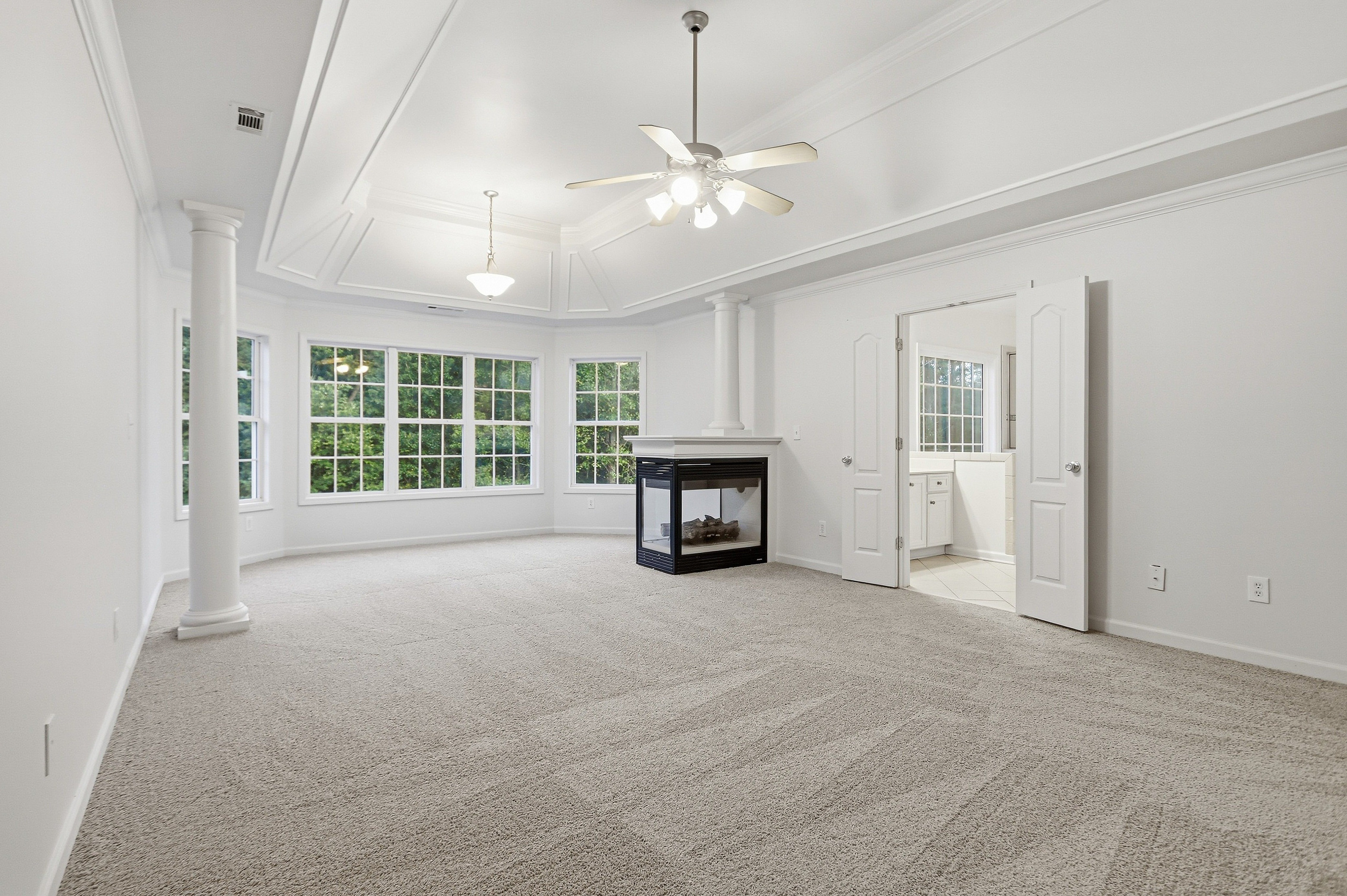 Photo 4 of 40 of 318 Hamilton Dr, Conyers, GA