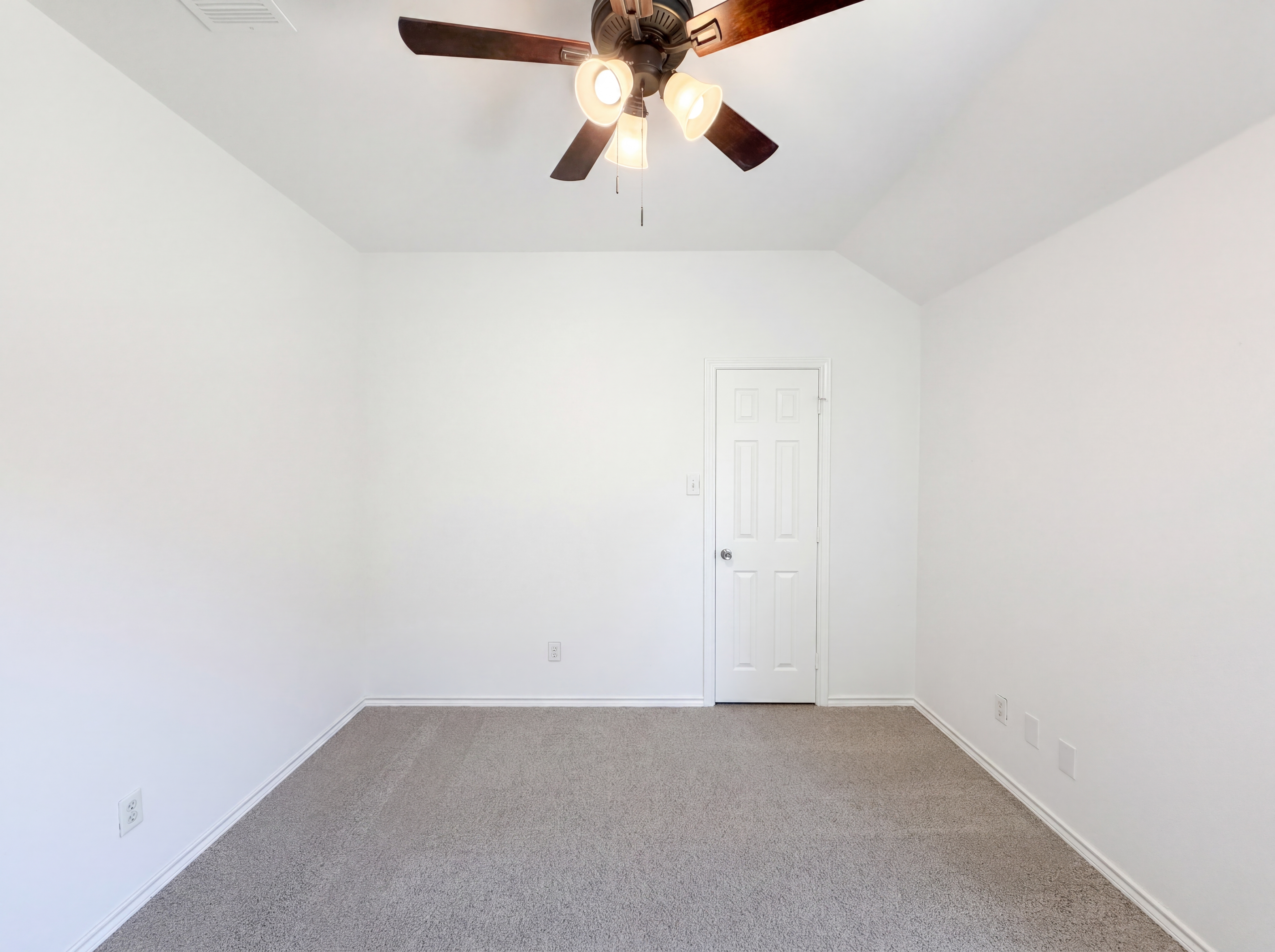 Photo 16 of 20 of 4617 Deal Dr, Fort Worth, TX