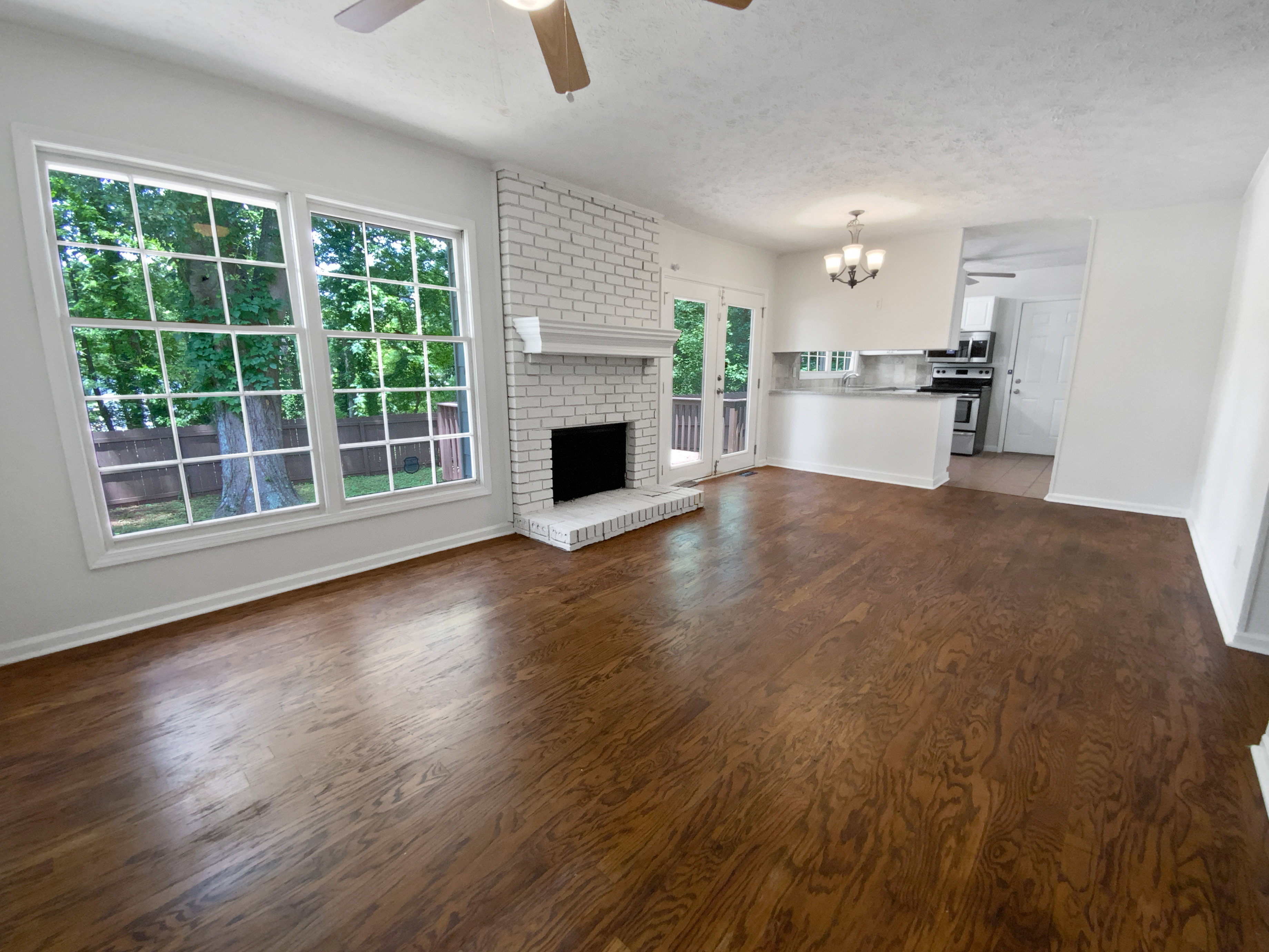 Photo 11 of 20 of 540 Stockwood Dr, Woodstock, GA