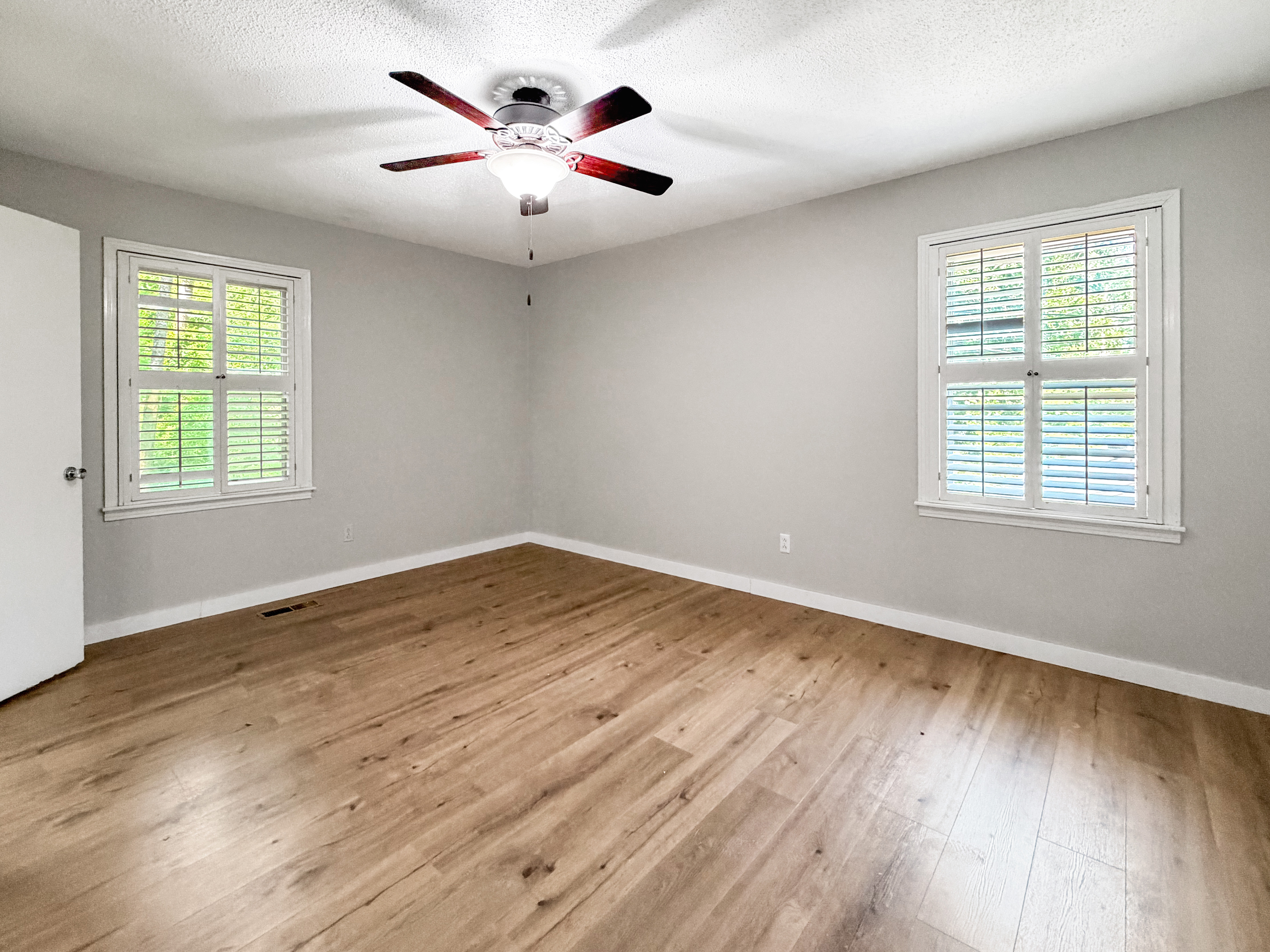 Photo 9 of 24 of 3495 Flintshire Dr, Hoover, AL
