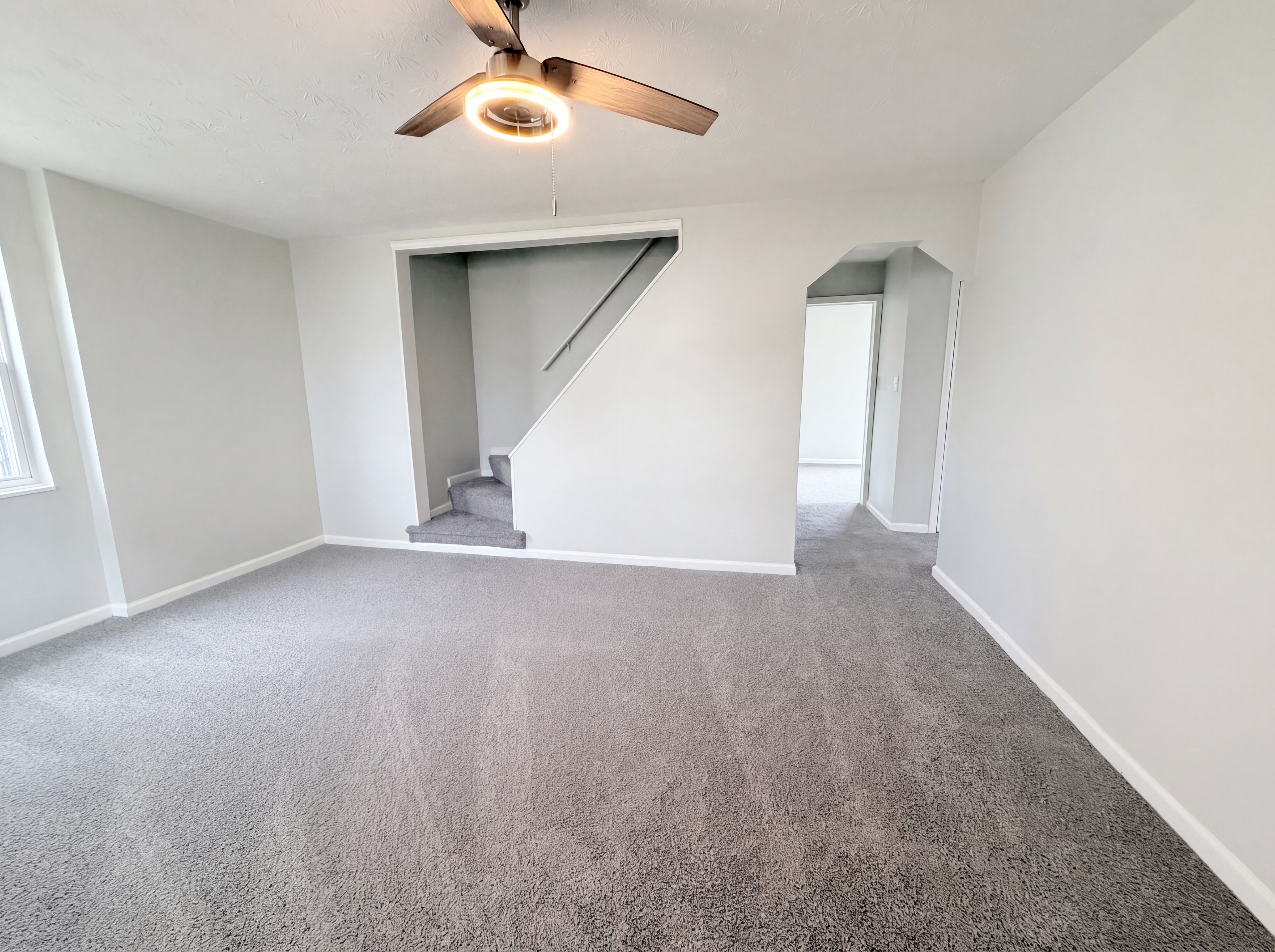 Photo 3 of 25 of 8456 Jackies Dr, Cincinnati, OH