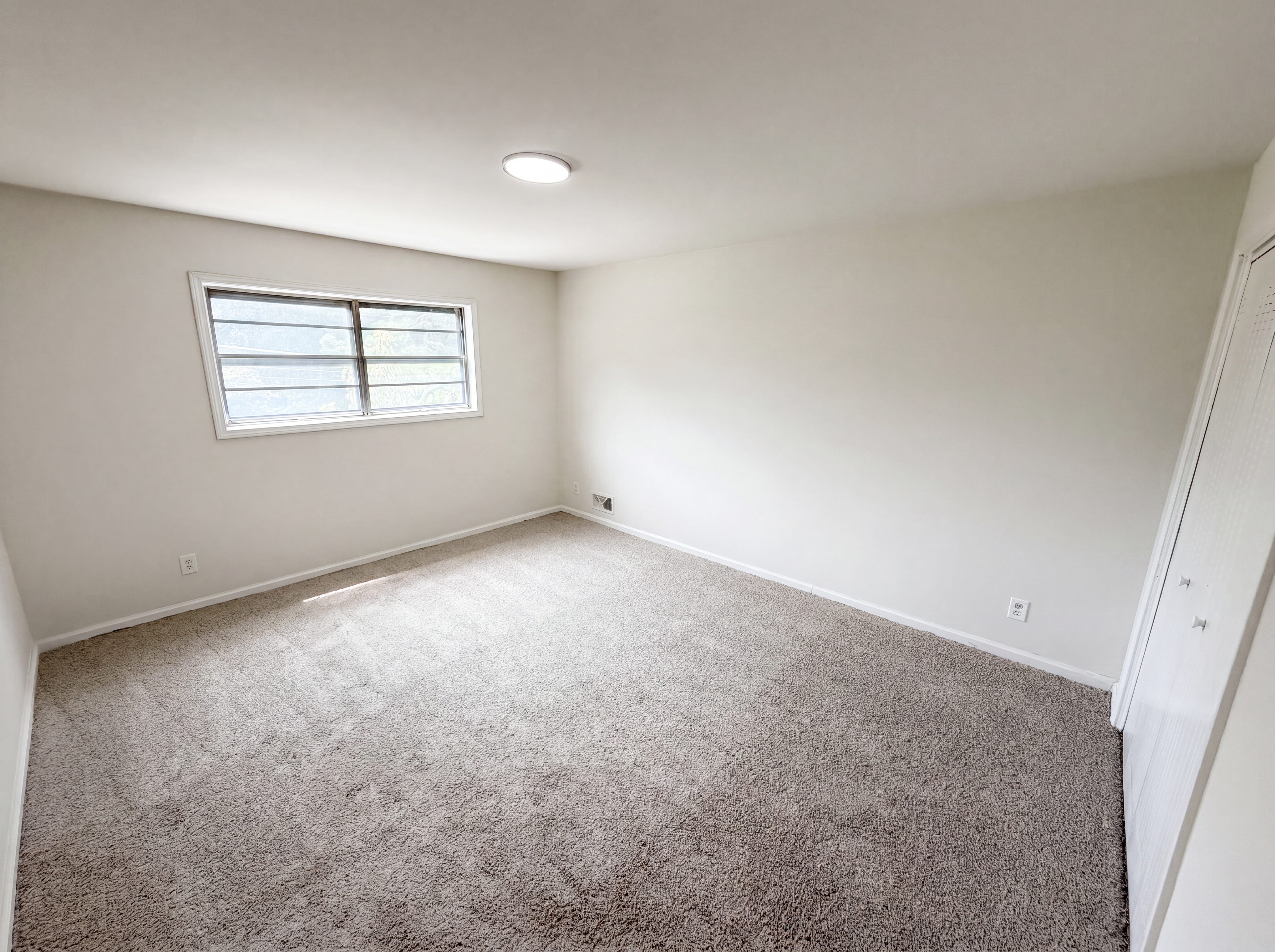 Photo 9 of 33 of 2904 Marlin Dr, Atlanta, GA
