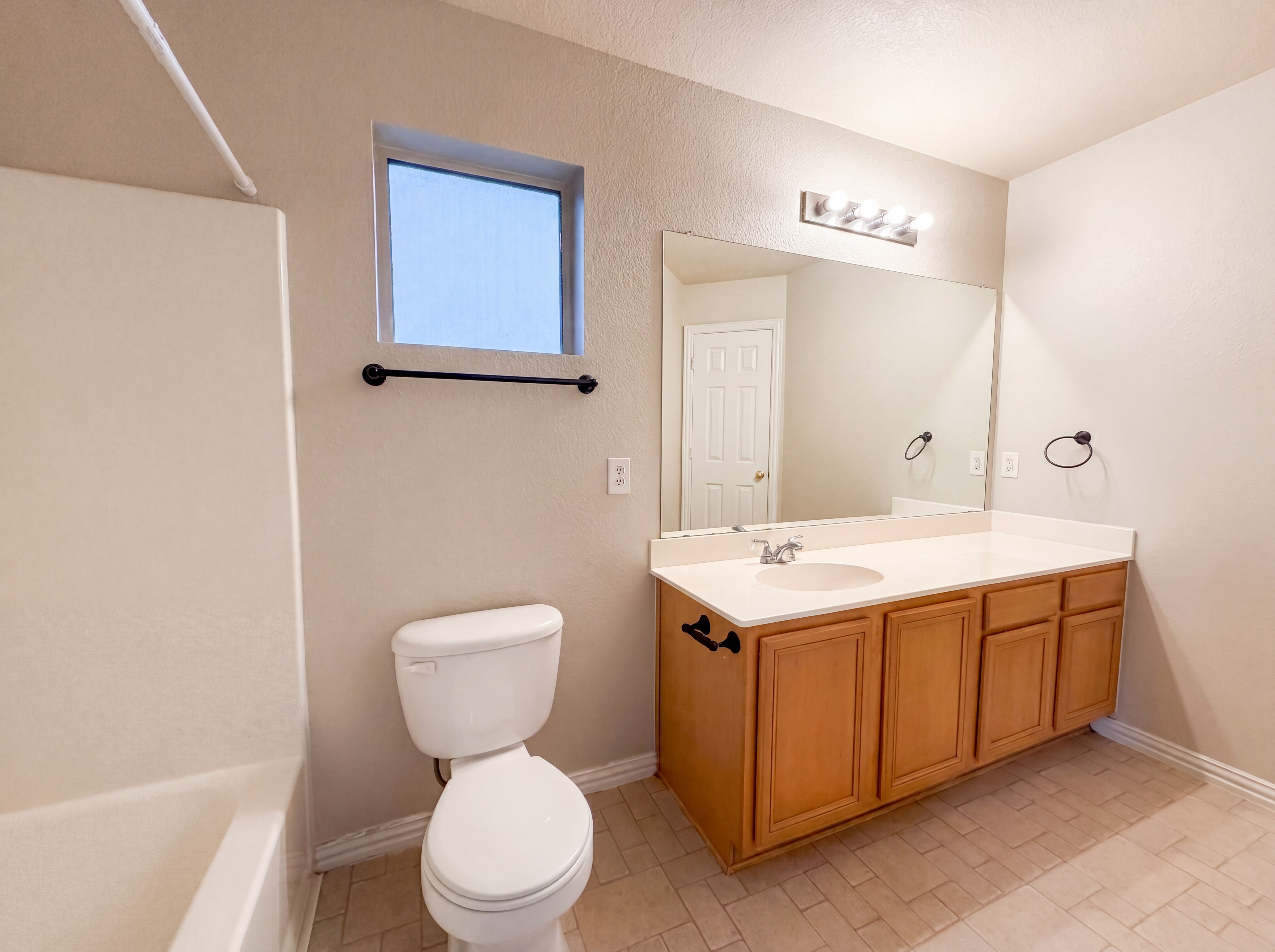 Photo 14 of 19 of 9801 Cedarcrest Dr, Providence Village, TX