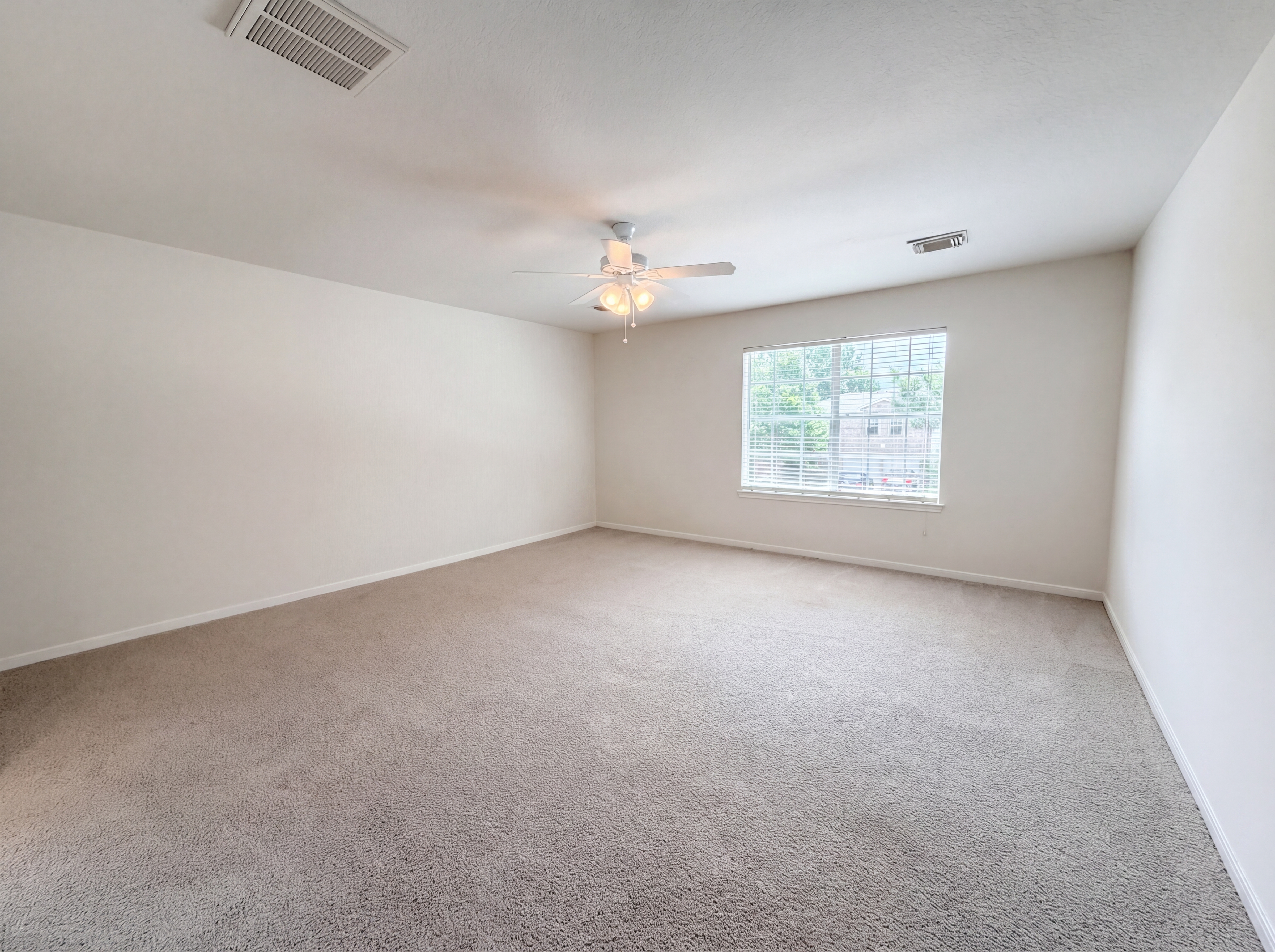 Photo 15 of 23 of 11918 Sonora Springs Dr, Tomball, TX