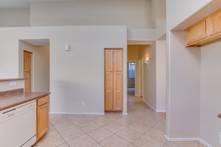 Photo 6 of 32 - 6610 W Tether Trl, Phoenix, AZ 85083