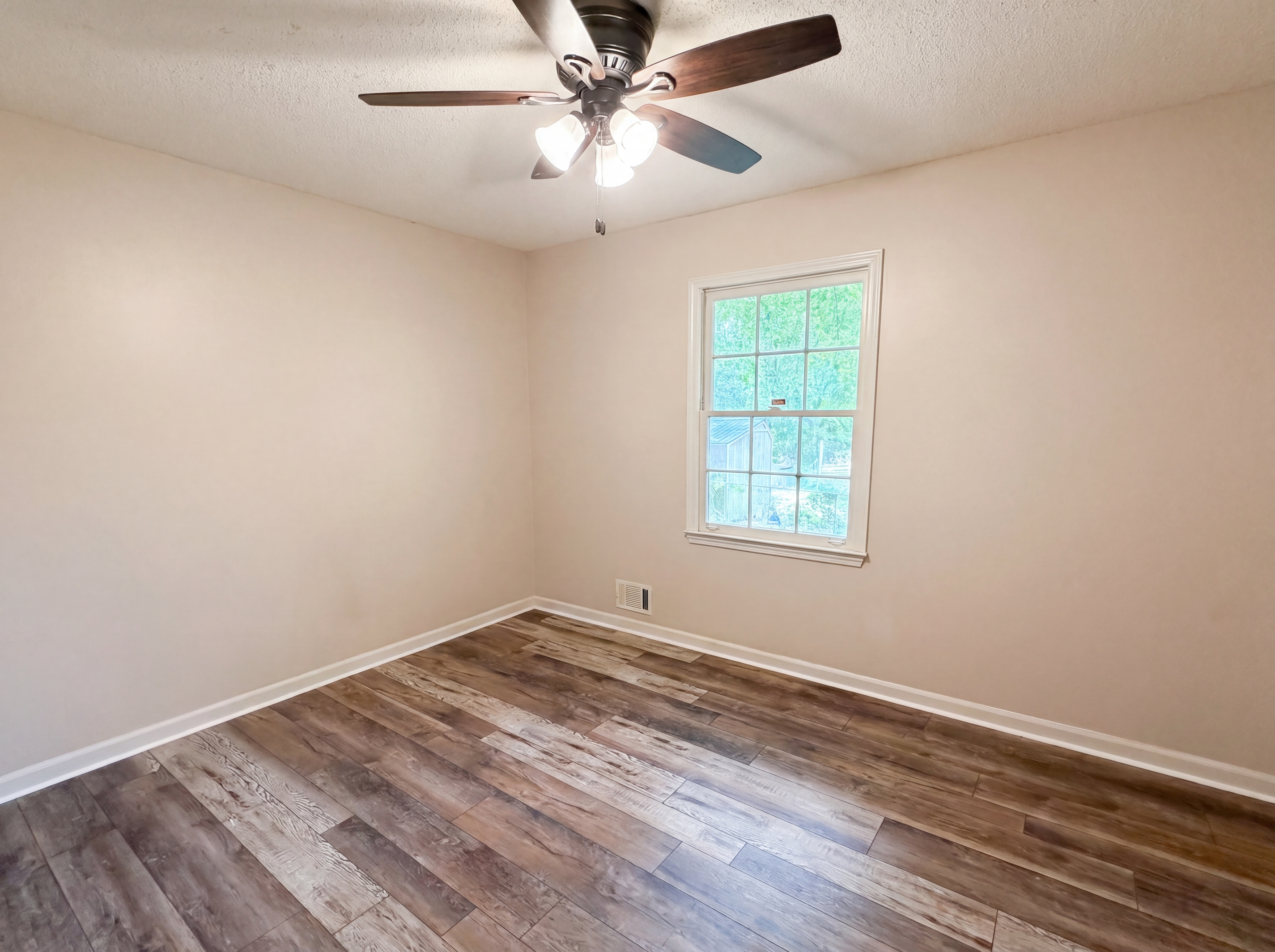 Photo 4 of 19 of 280 Pleasant Valley Rd, McDonough, GA