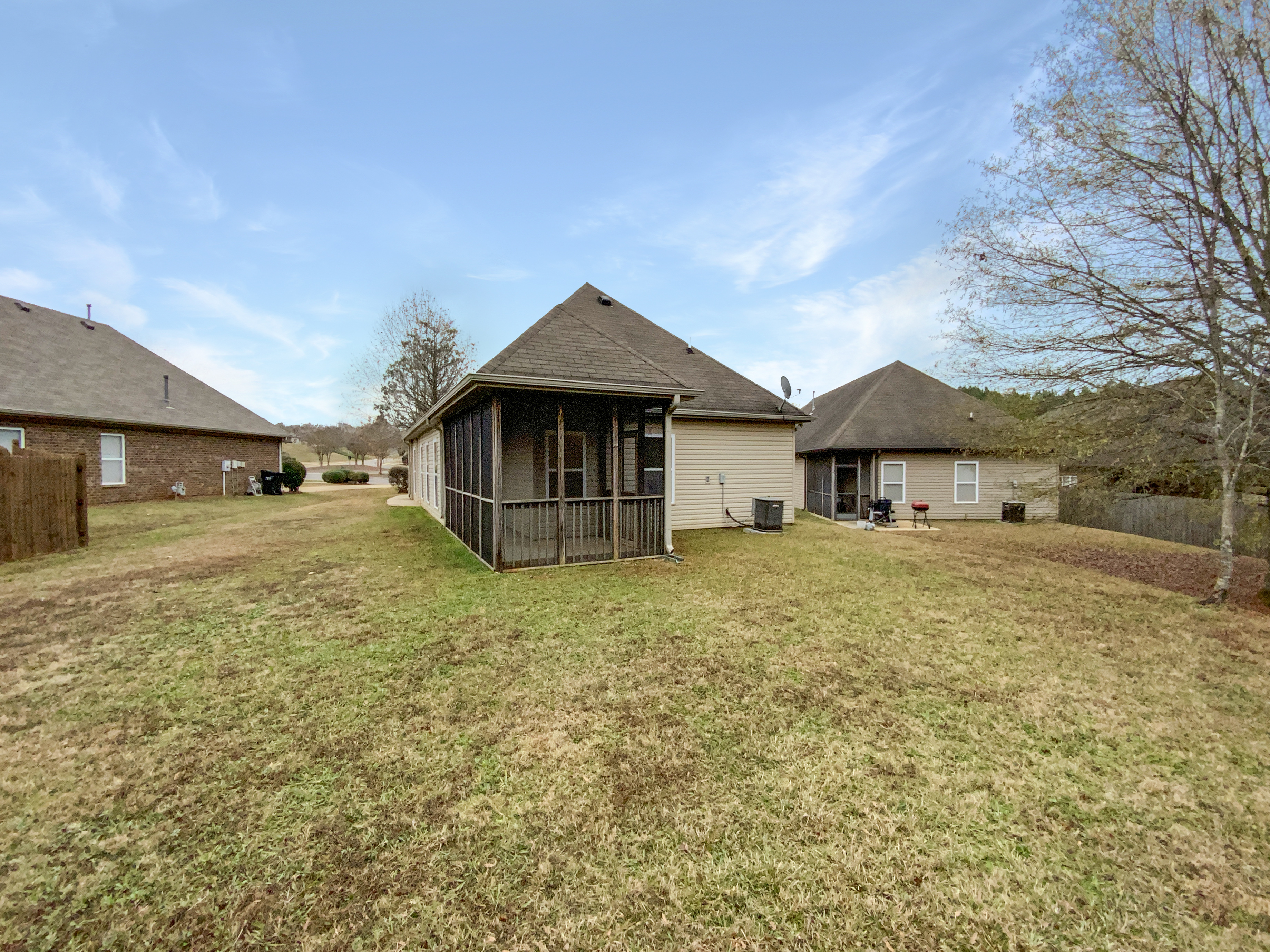 Photo 5 of 19 of 4555 Rosser Loop Dr, Bessemer, AL