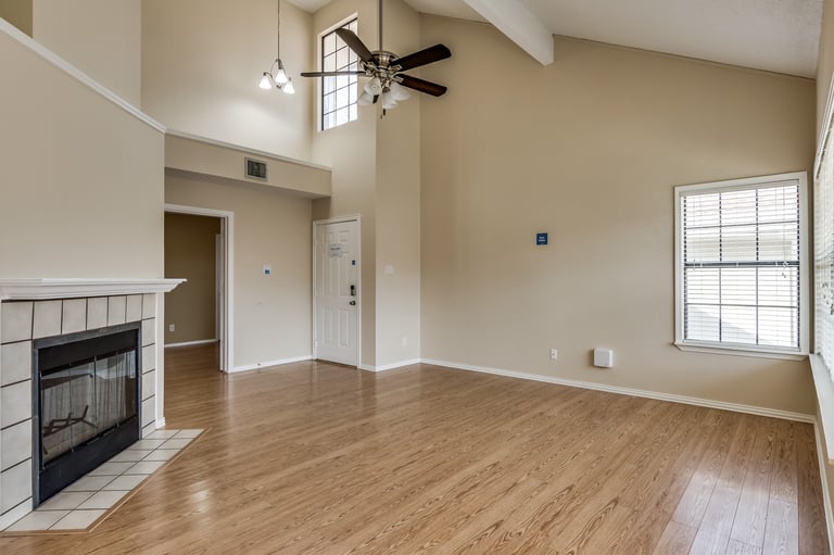 Photo 13 of 26 - 935 Boxwood Dr, Lewisville, TX 75067