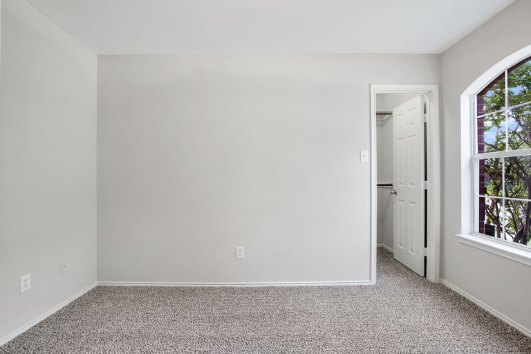Photo 7 of 25 - 4844 Ambrosia Dr, Fort Worth, TX 76244