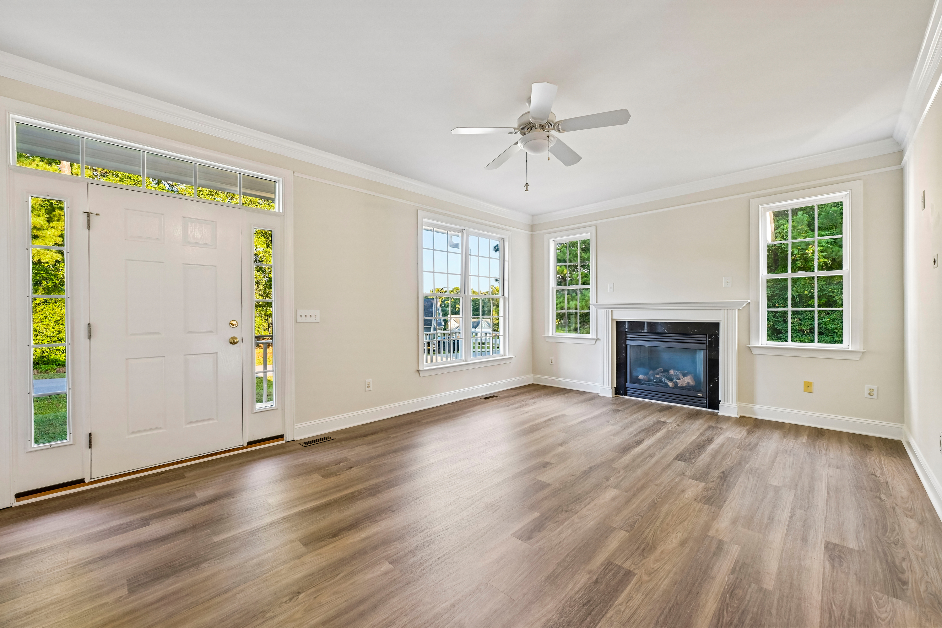 Photo 3 of 25 of 9701 Chris Dr, Raleigh, NC