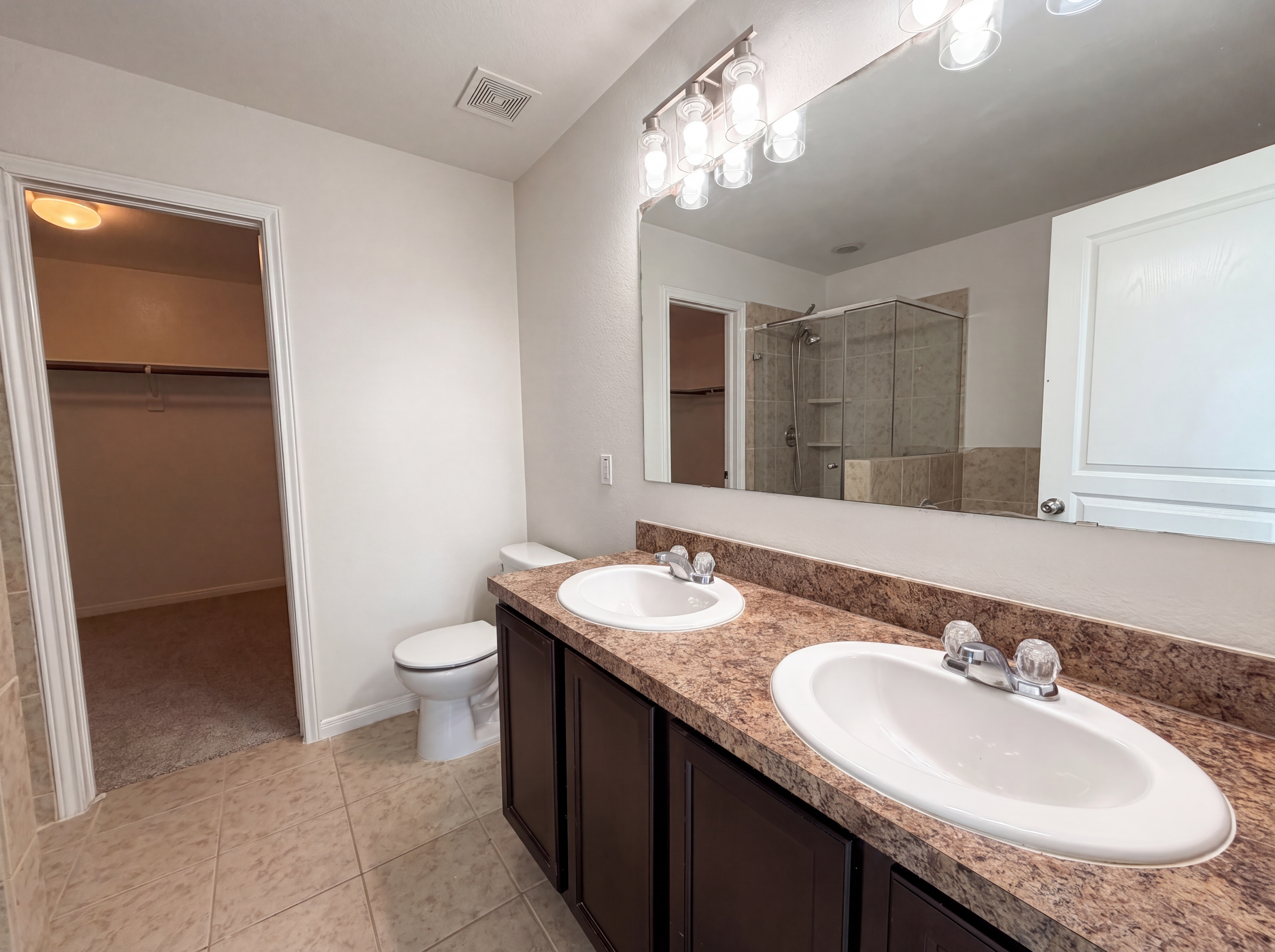 Photo 8 of 20 of 847 Canyon Hill Ln, Rosenberg, TX