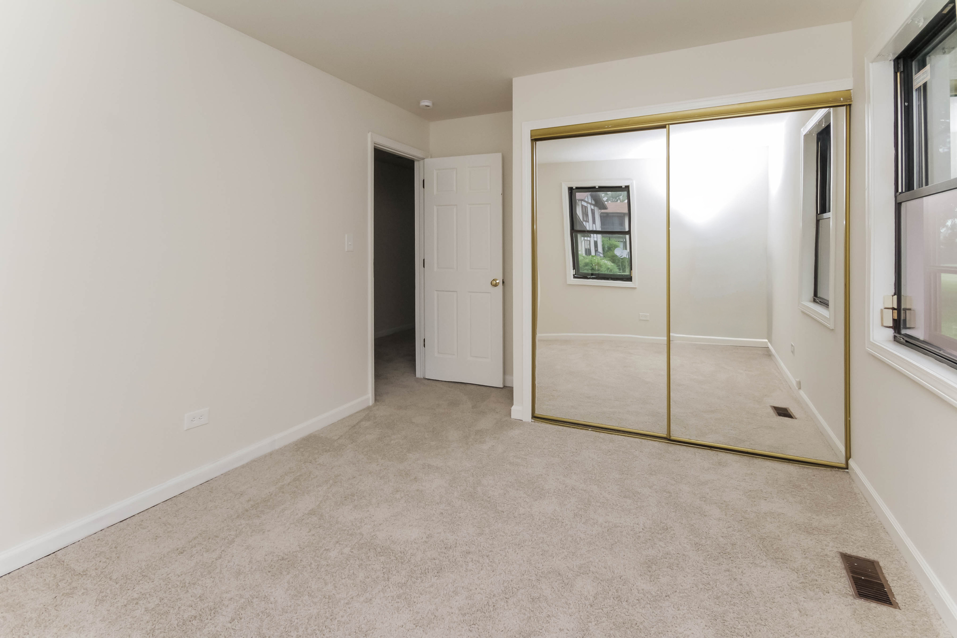 Photo 27 of 42 of 4133 193rd St, Country Club Hills, IL