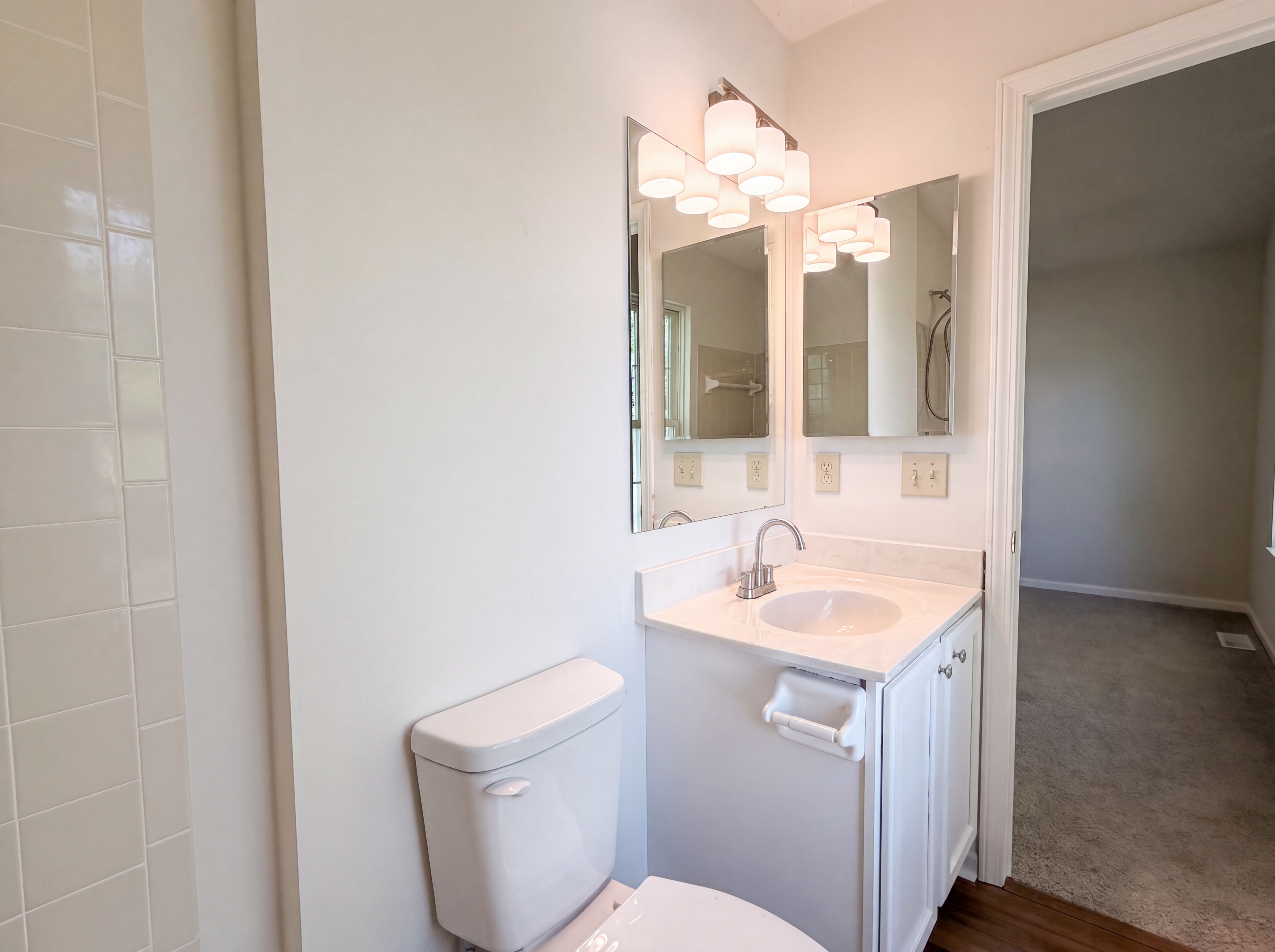 Photo 6 of 30 of 5074 Langcroft Dr, Hilliard, OH