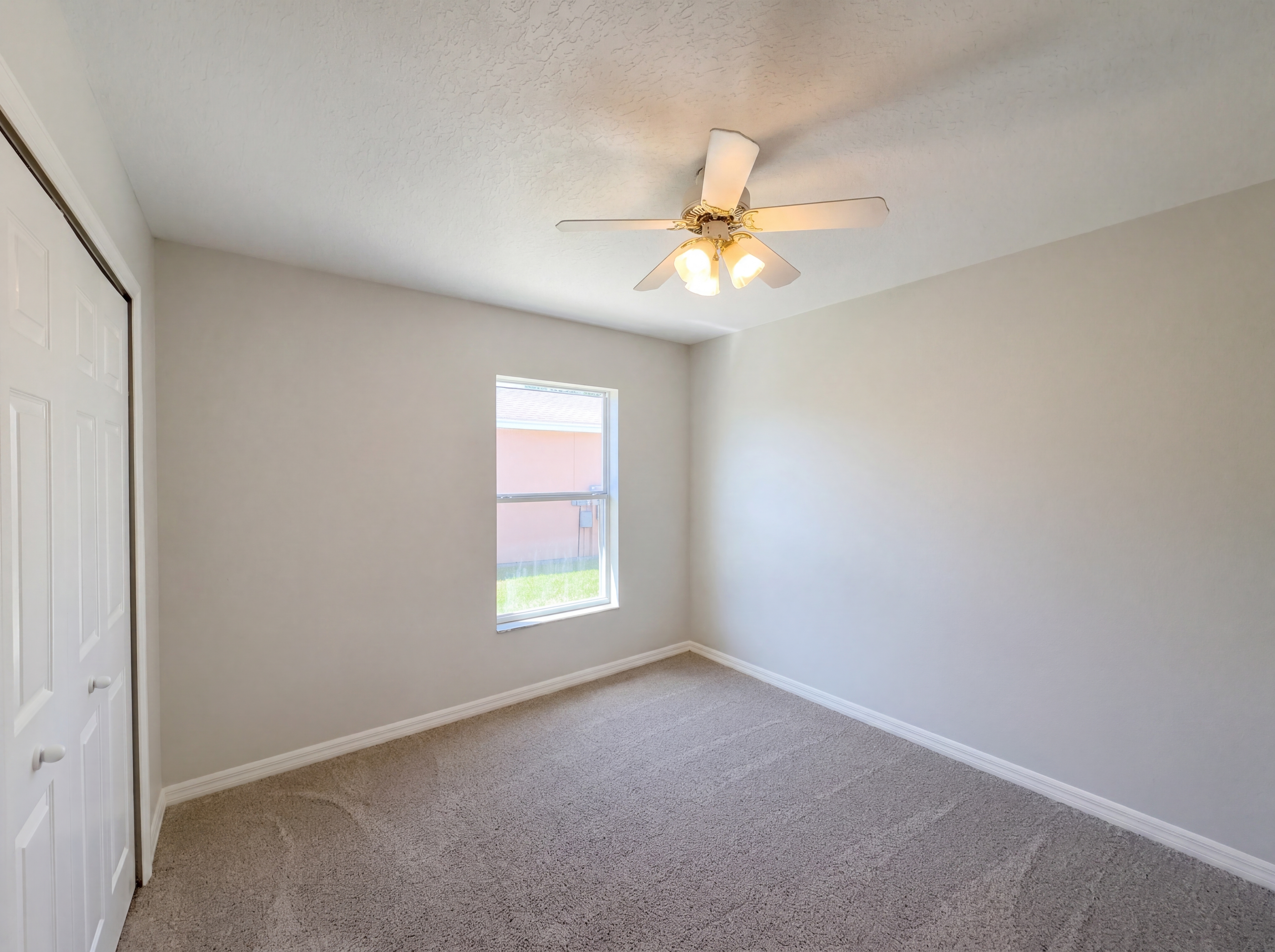 Photo 13 of 22 of 6457 Myrtlewood Dr, Lakeland, FL