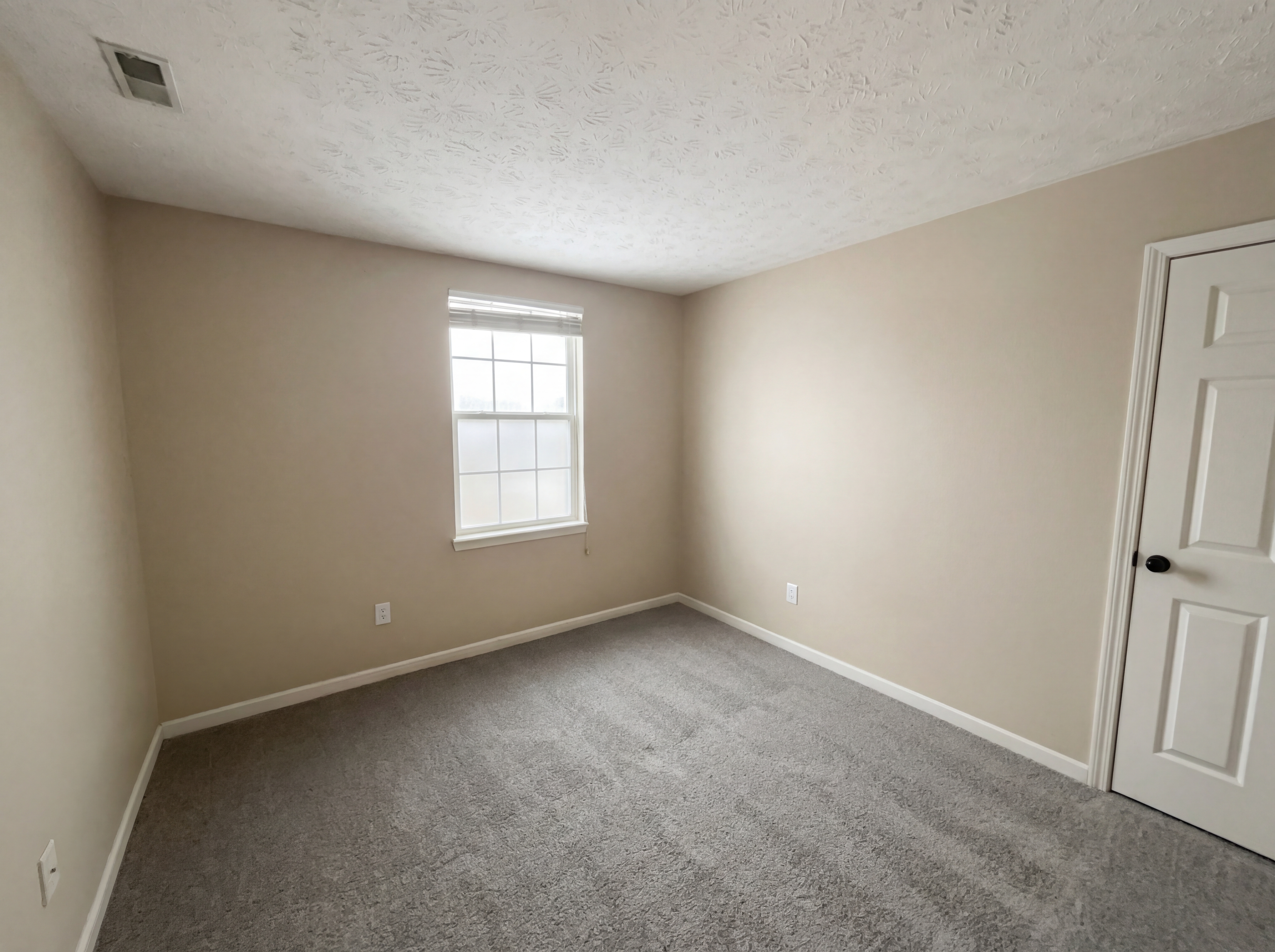 Photo 15 of 20 of 5259 Baysdon Cir, Indianapolis, IN