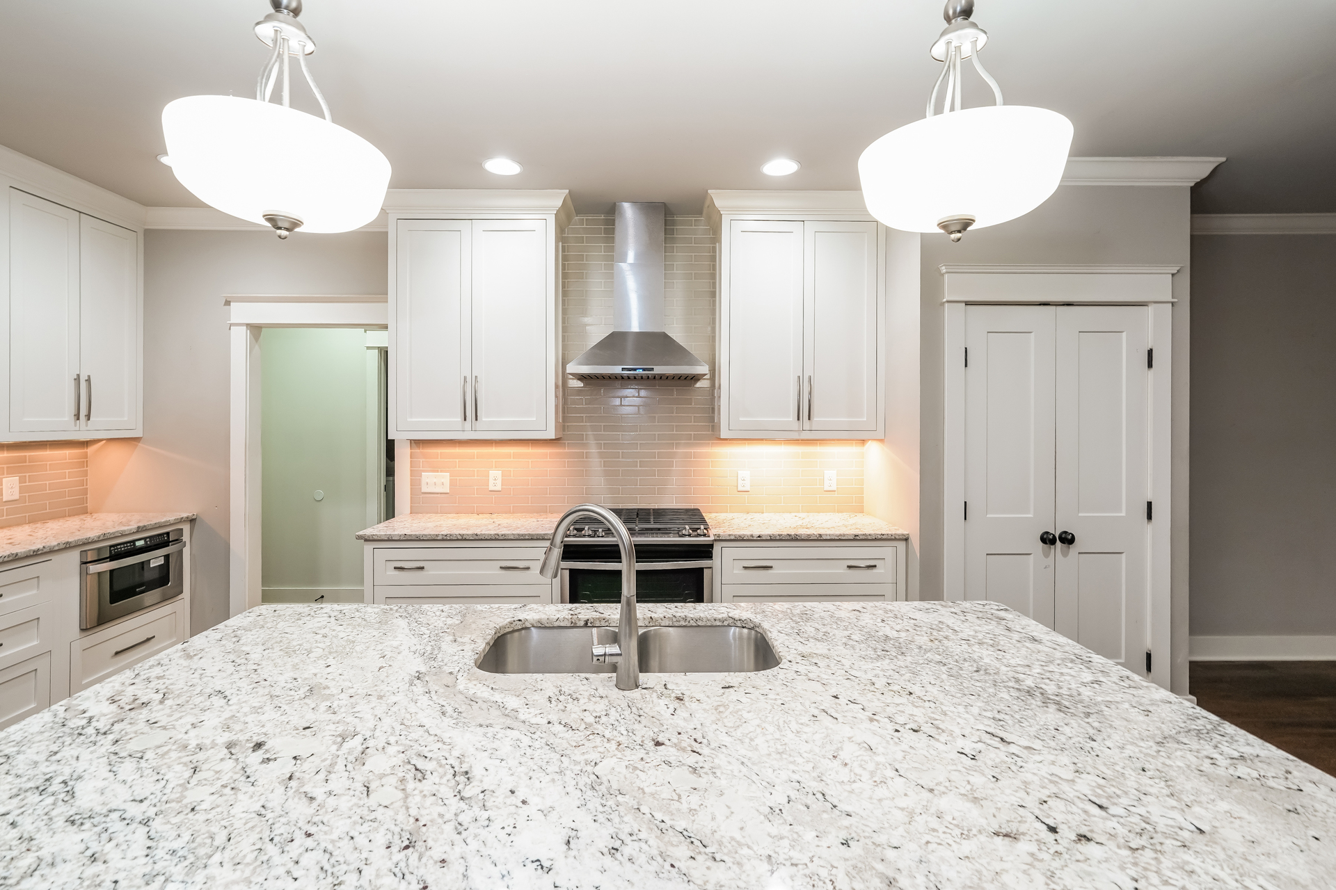 Photo 7 of 38 of 521 Autumnstone Ln, Bowling Green, KY