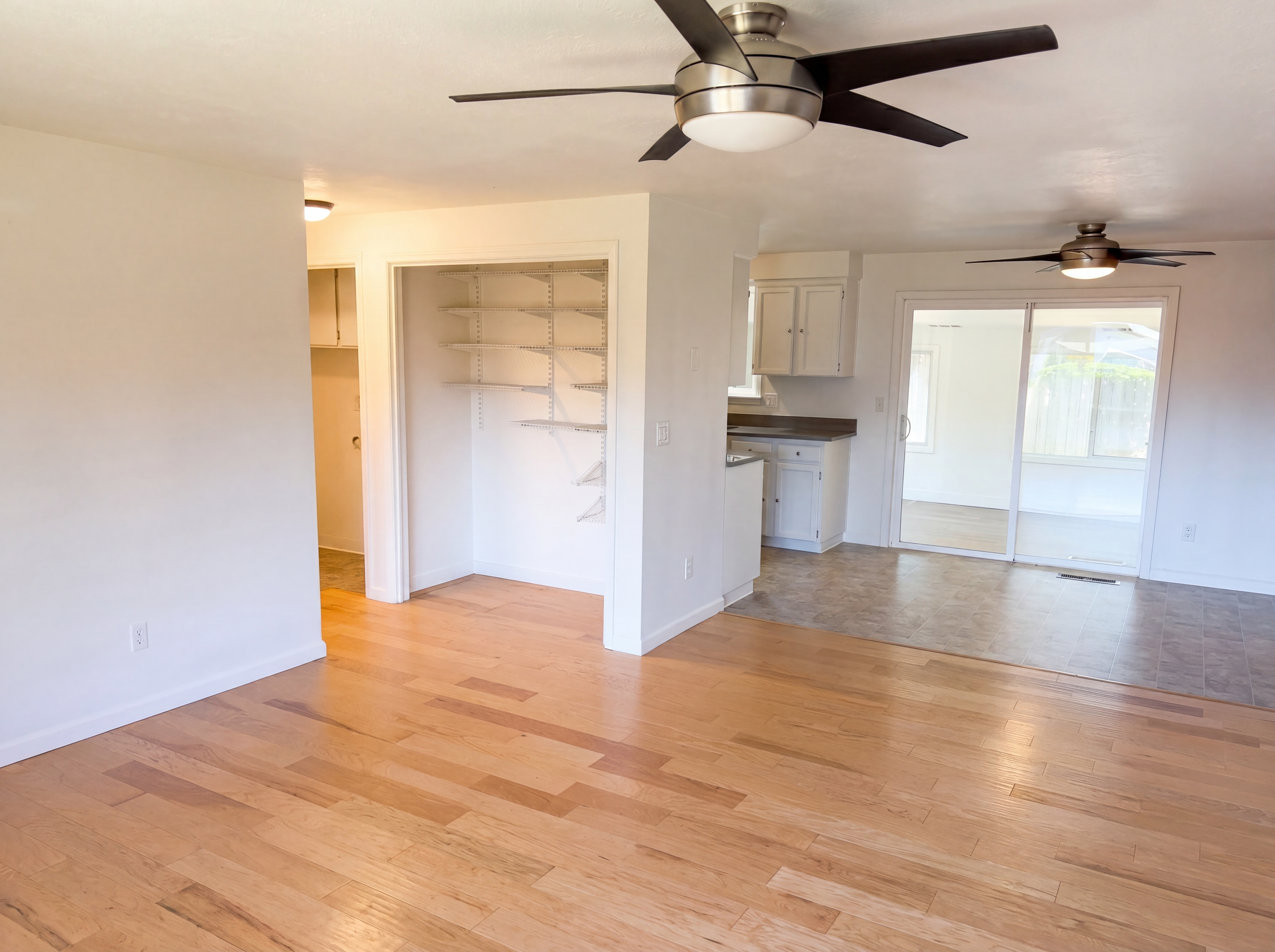 Photo 8 of 36 of 4927 Trade Wind Ave N, Keizer, OR