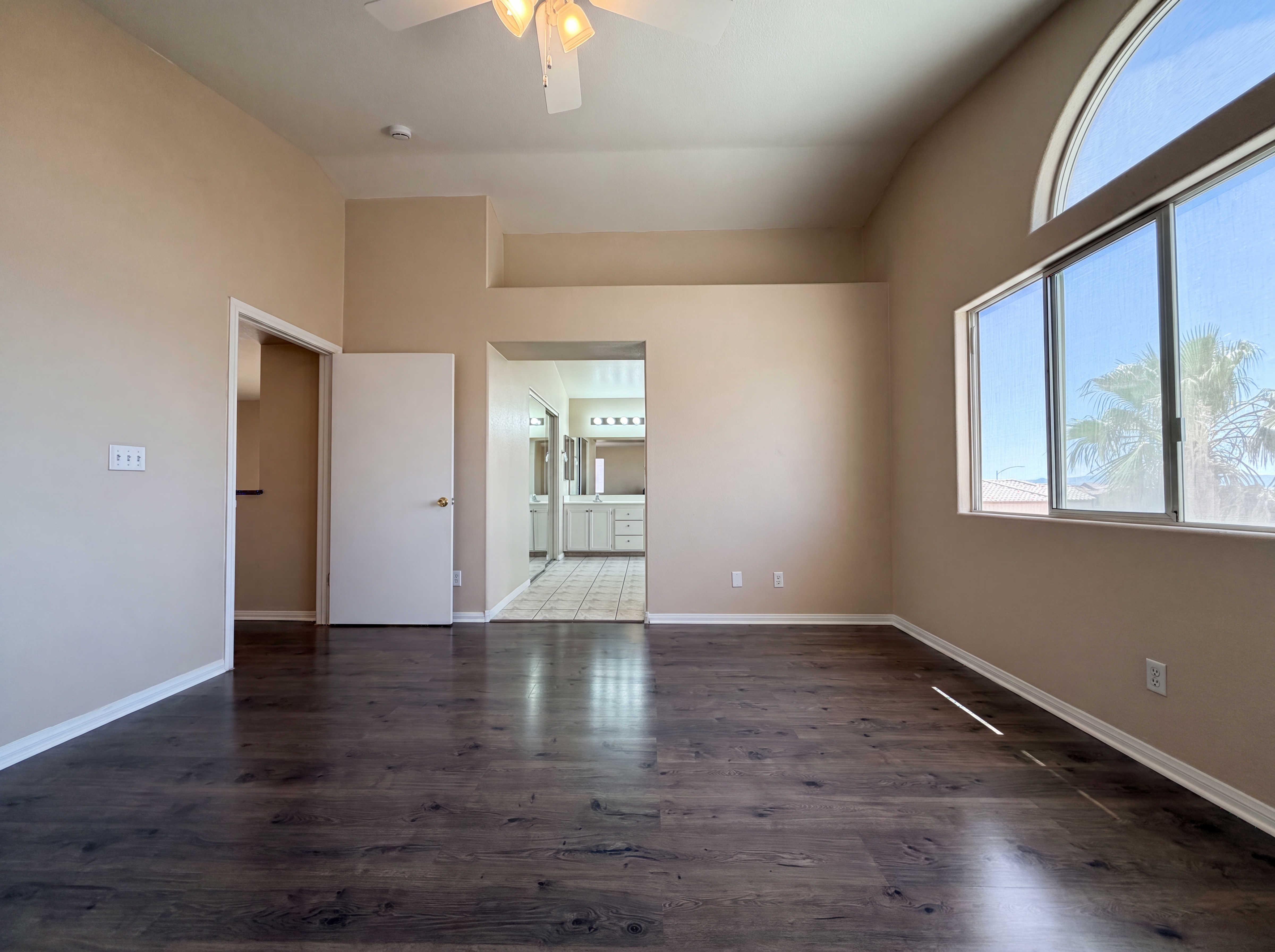 Photo 4 of 27 of 9515 Windborne Ave, Las Vegas, NV