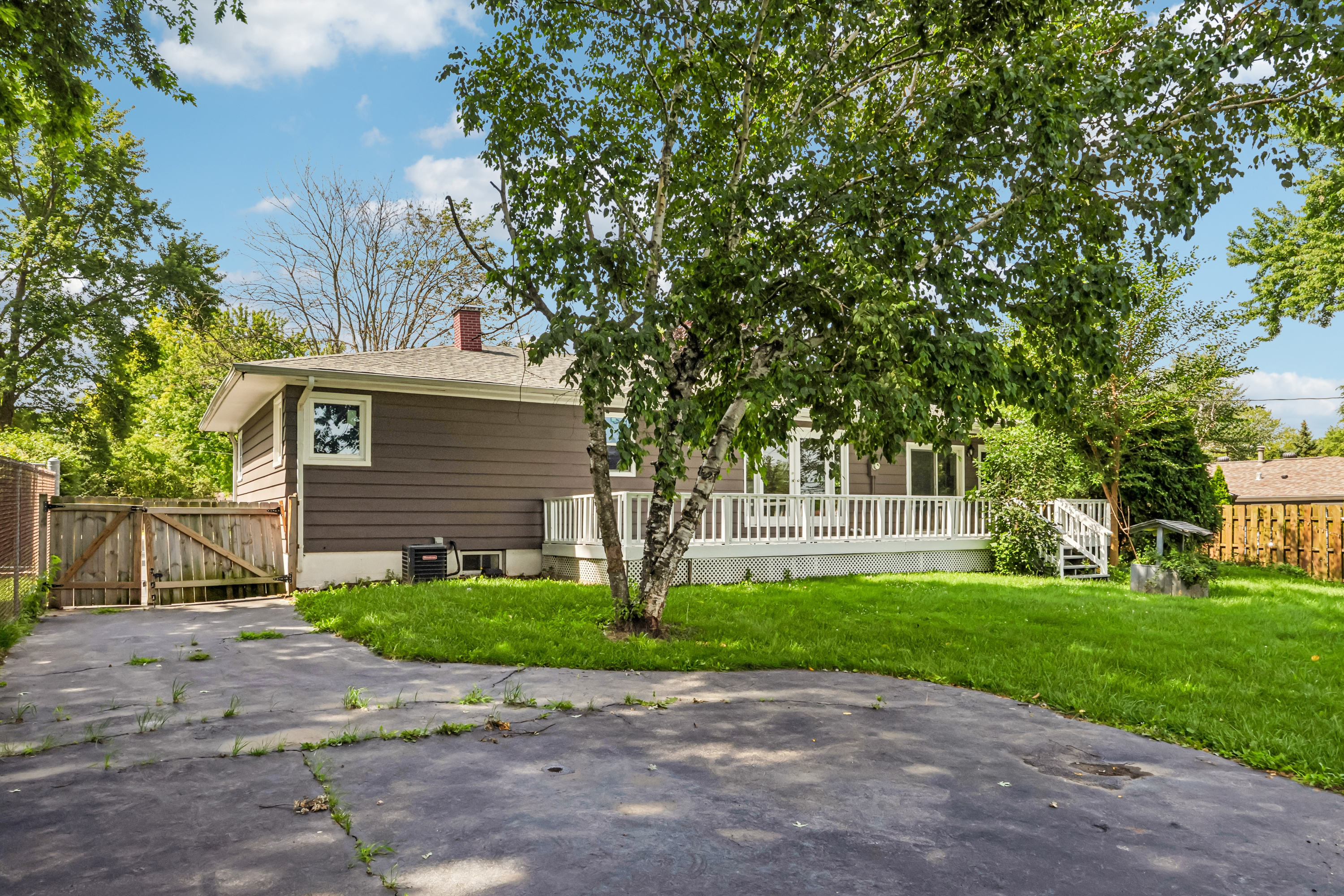 Photo 26 of 38 of 520 Woodlyn Dr, Aurora, IL